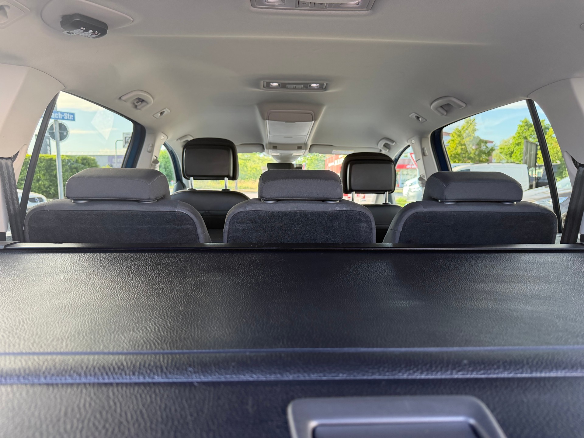 VW Touran 2.0 TDI BlueMotion Technology Comfortline DSG-image-11