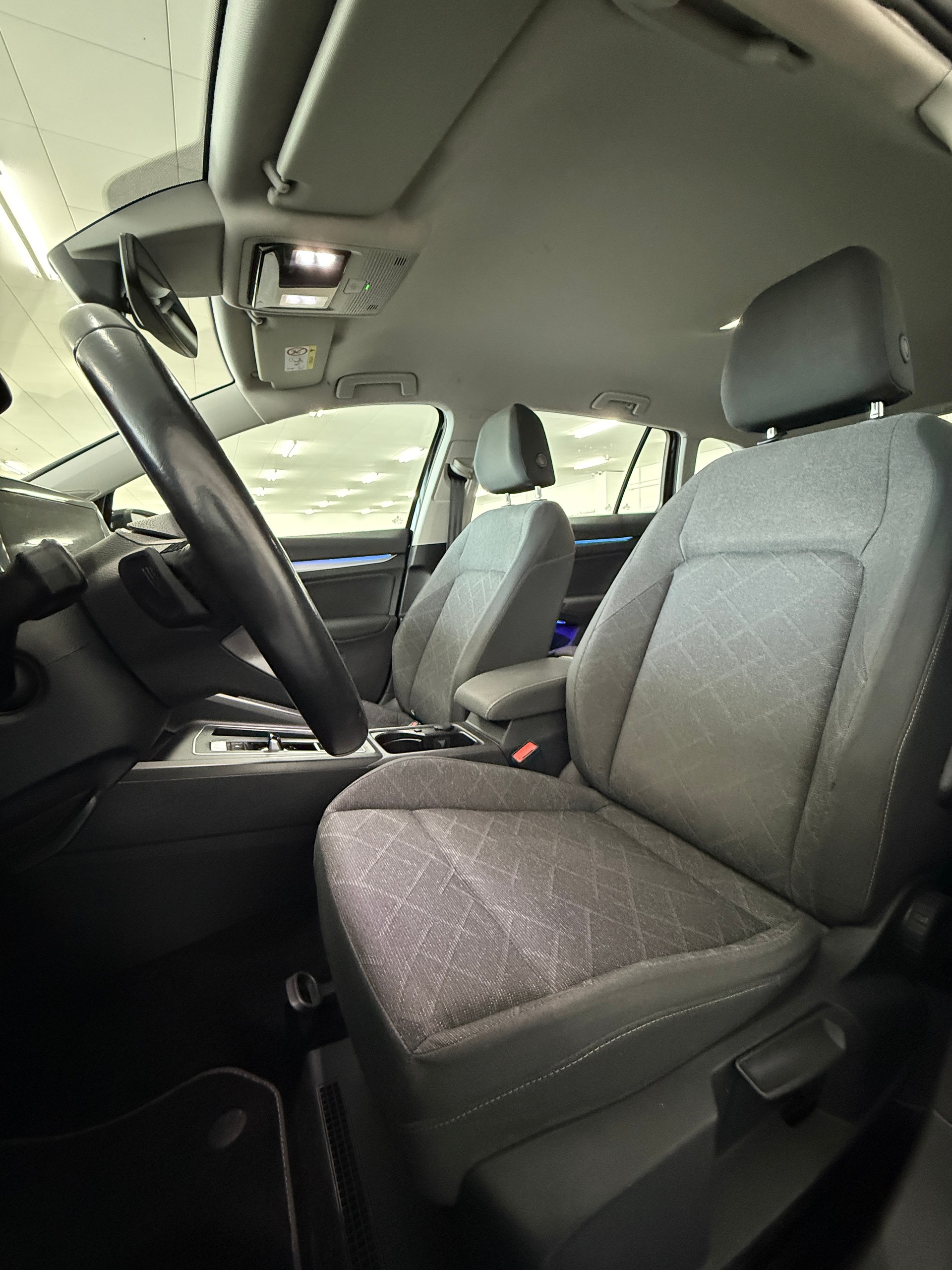 VW Golf Variant 1.0 eTSI mHEV Life DSG-image-7