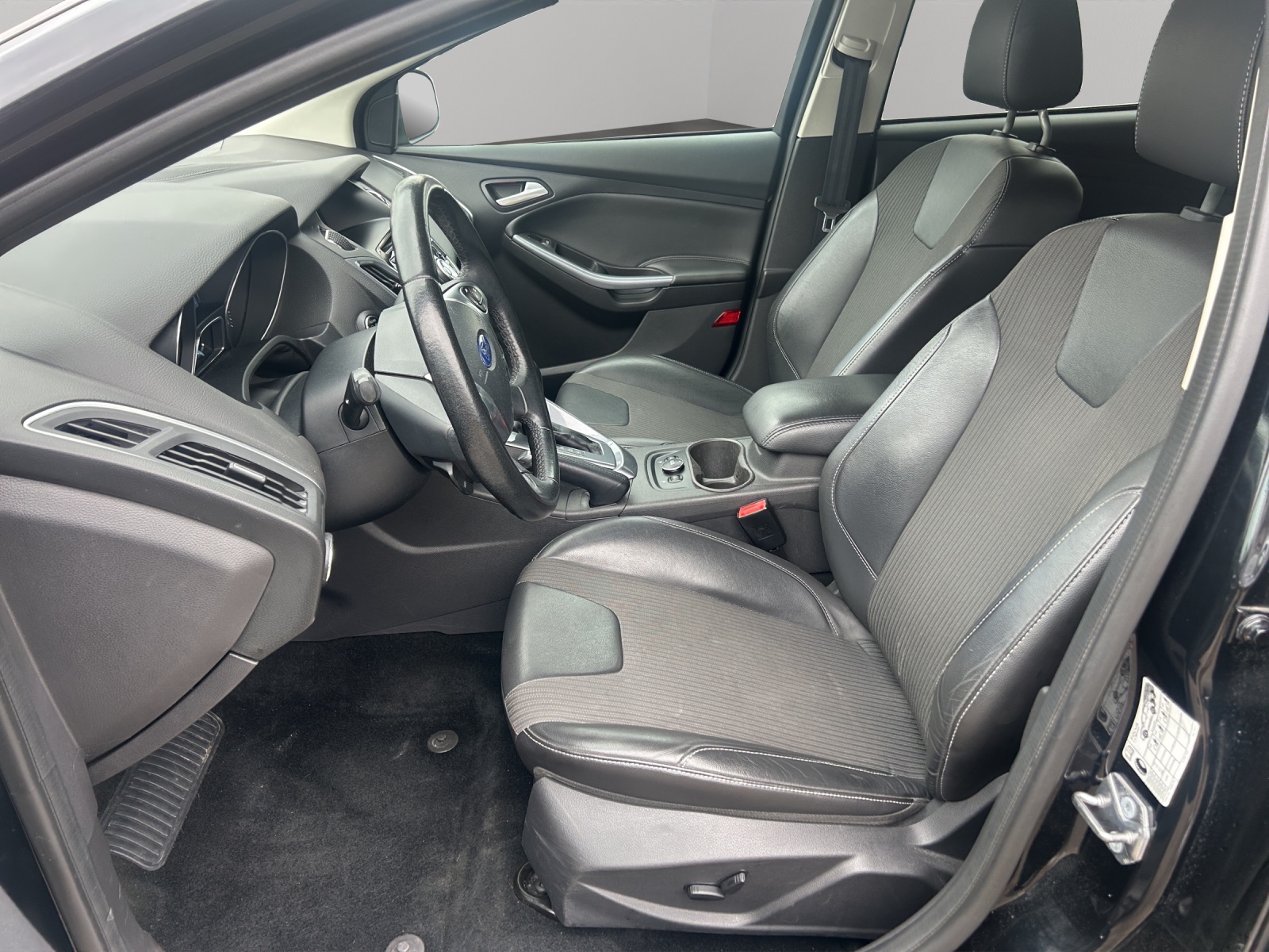 FORD Focus 2.0 TDCi Titanium PowerShift-image-8