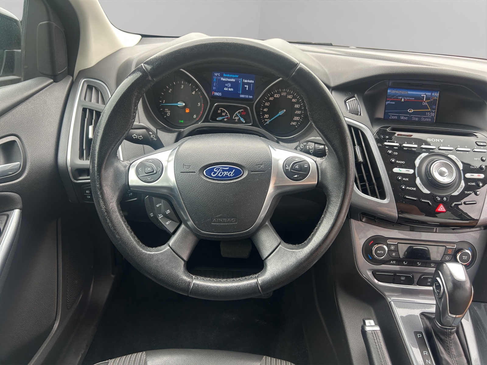 FORD Focus 2.0 TDCi Titanium PowerShift-image-16