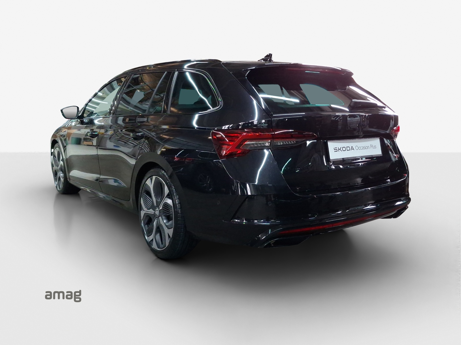 SKODA Octavia Combi 2.0 TSI DSG RS-image-2