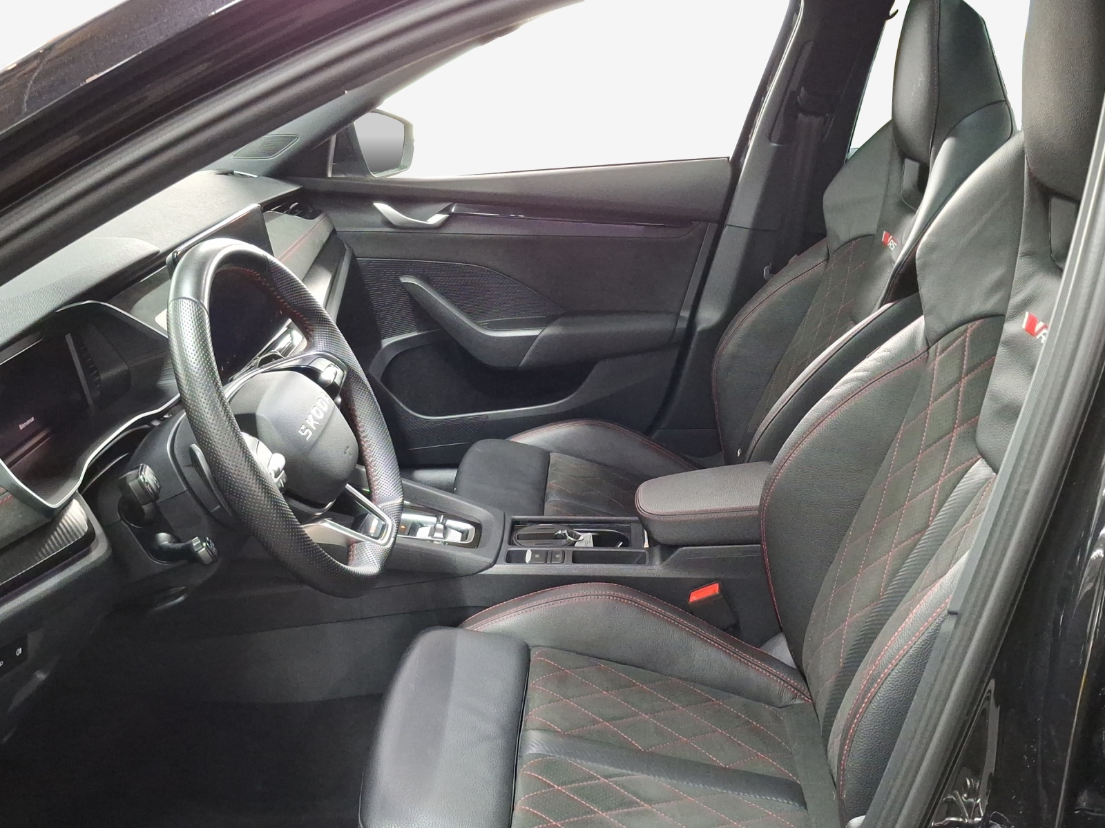 SKODA Octavia Combi 2.0 TSI DSG RS-image-7