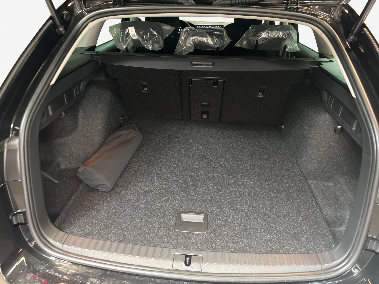 SKODA Octavia Combi 1.5 TSI mHEV DSG Dynamic-image-12