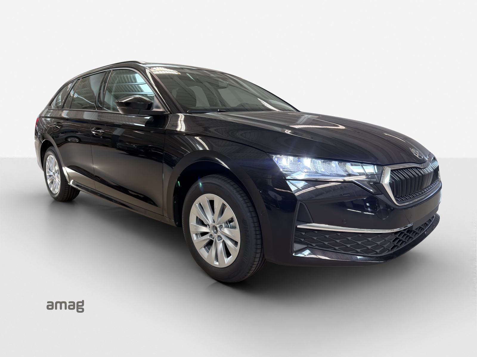 SKODA Octavia Combi 1.5 TSI mHEV DSG Dynamic-image-5