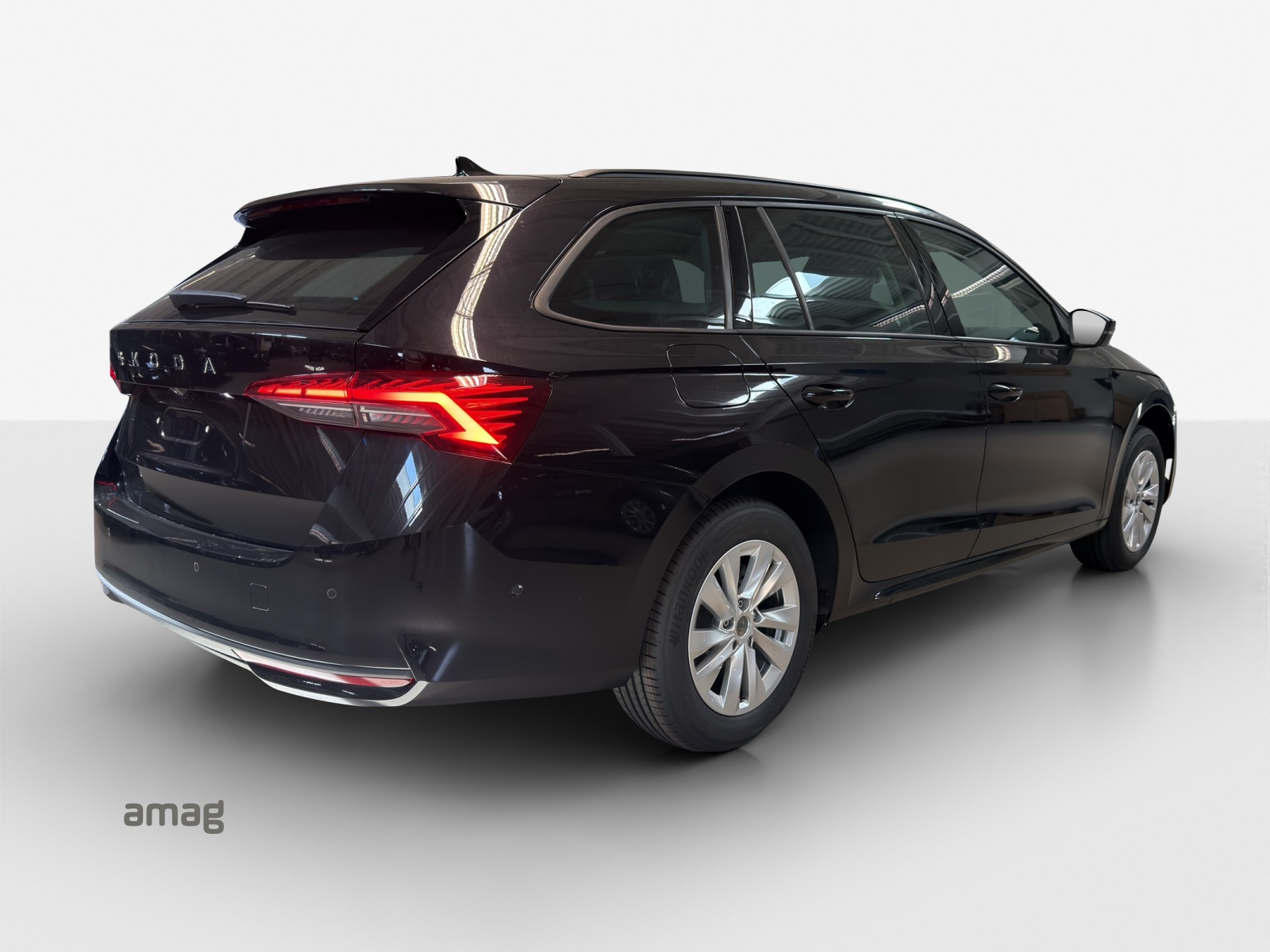 SKODA Octavia Combi 1.5 TSI mHEV DSG Dynamic-image-4