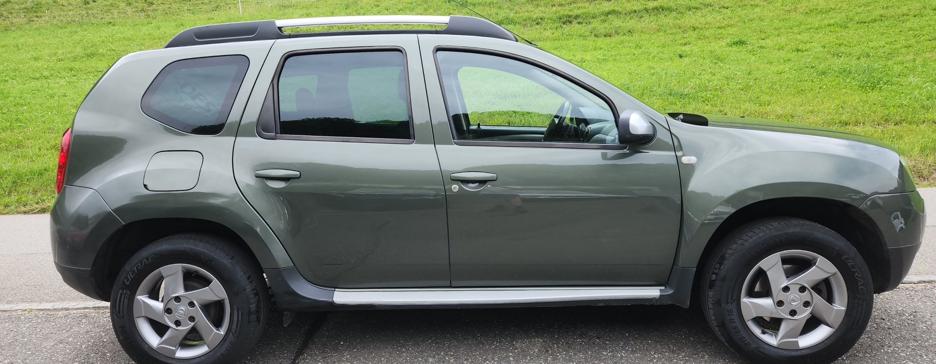 DACIA Duster 1.5 dCi Lauréate 4x4-image-1