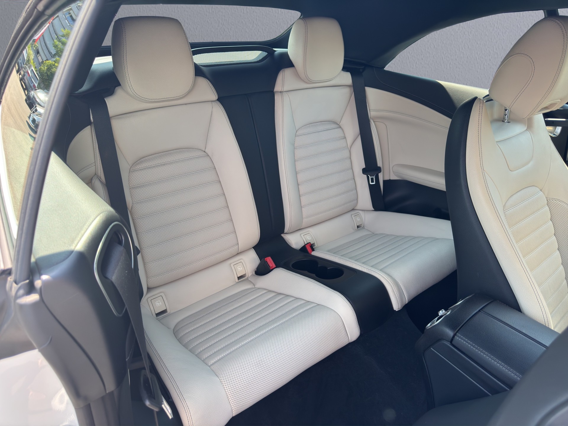 MERCEDES-BENZ C 300 AMG Line 4Matic Cabriolet 9G-Tronic-image-16