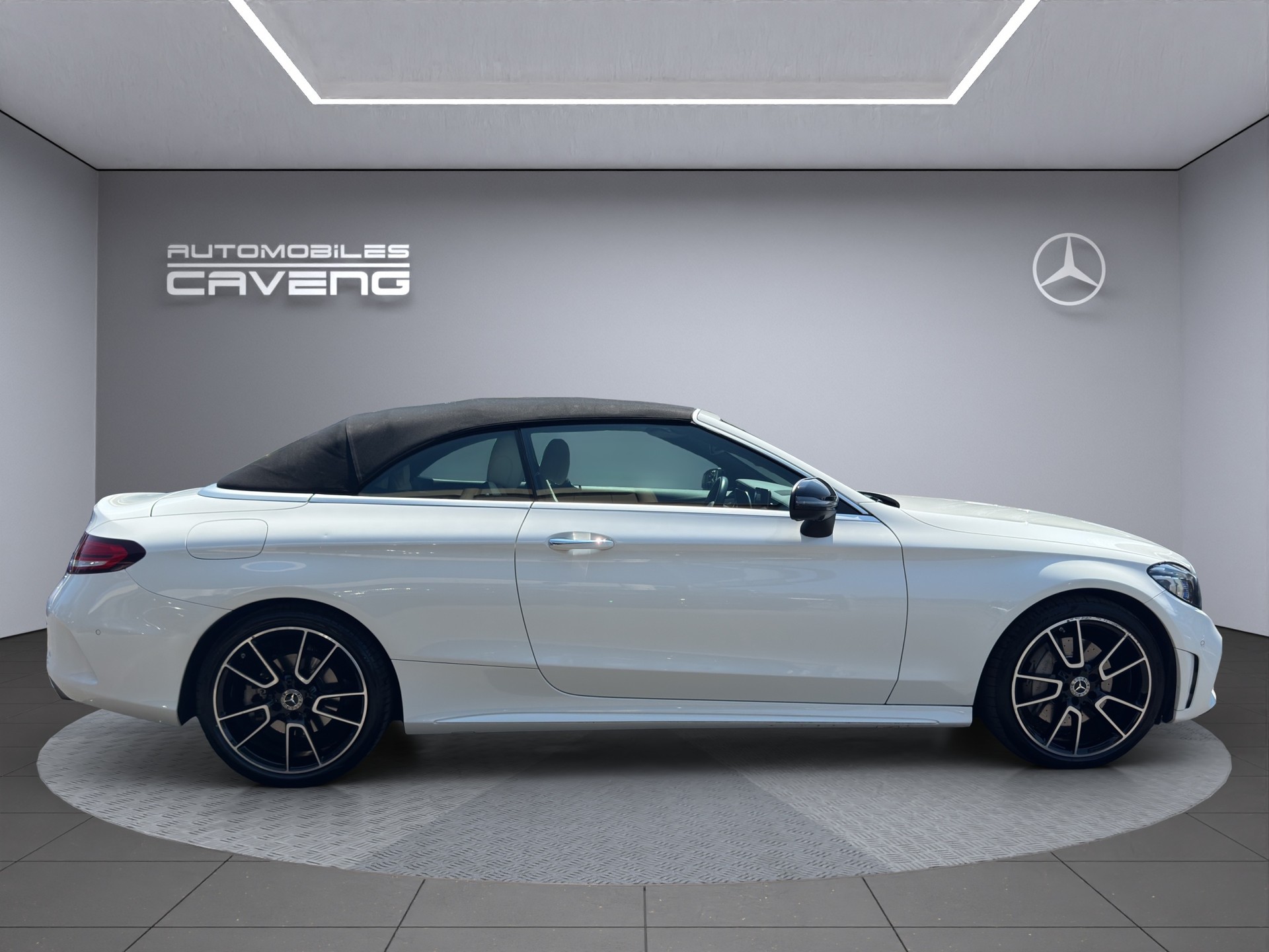 MERCEDES-BENZ C 300 AMG Line 4Matic Cabriolet 9G-Tronic-image-5