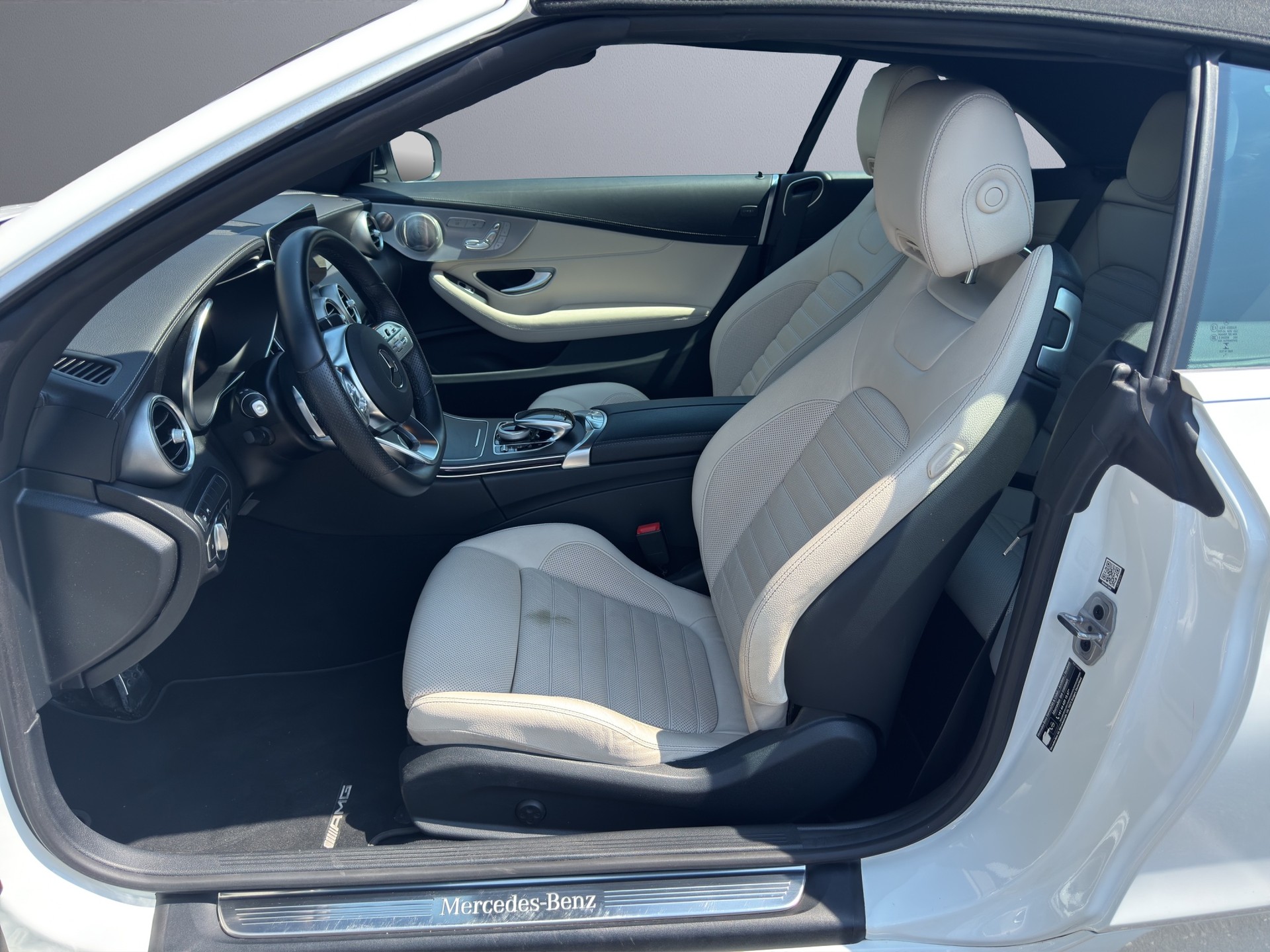 MERCEDES-BENZ C 300 AMG Line 4Matic Cabriolet 9G-Tronic-image-10