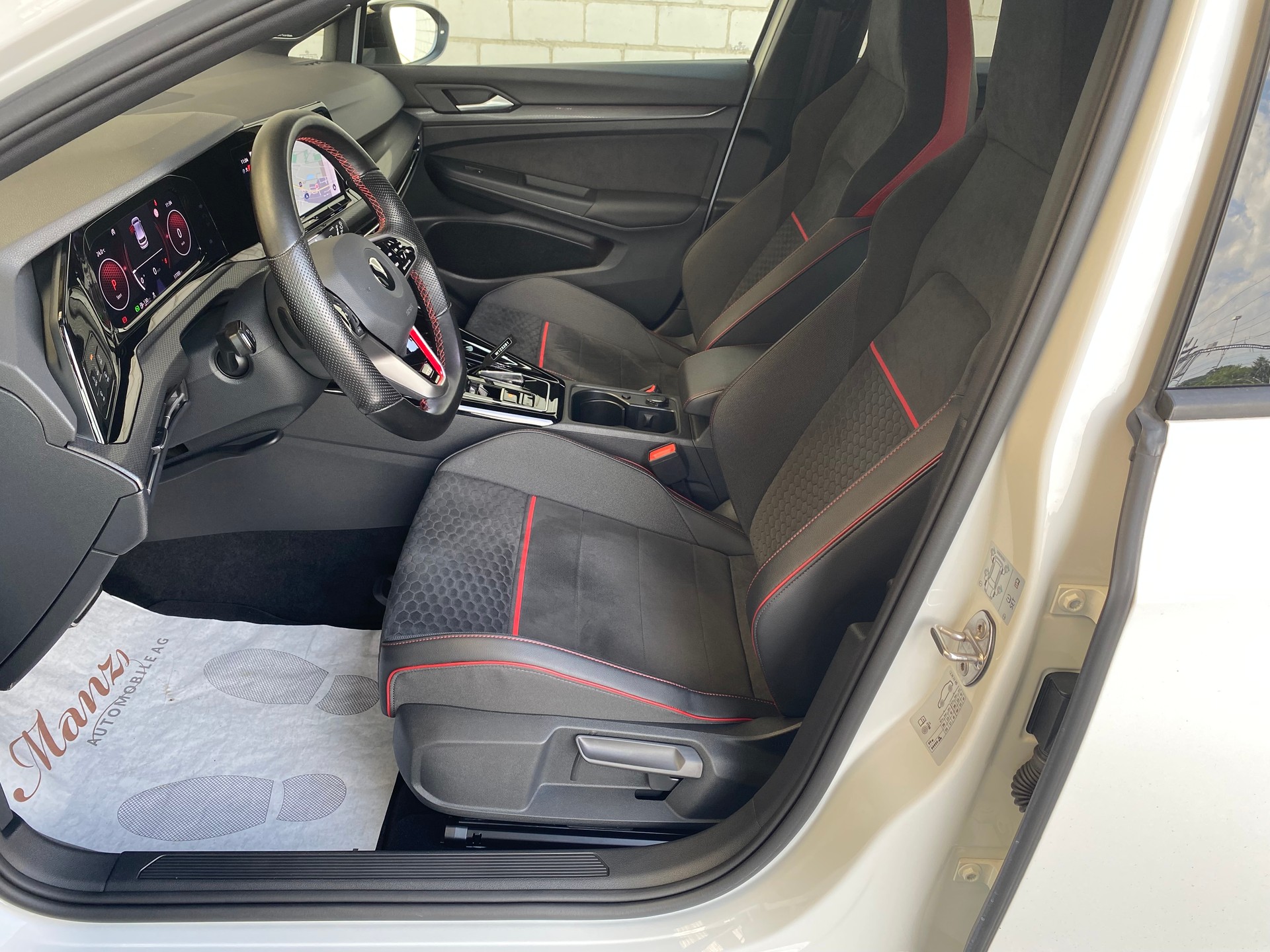 VW Golf 2.0 TSI 301PS GTI Performance Black-Style Clubsport DSG Akrapovič-Abgasanlage **Modell 2023**-image-5