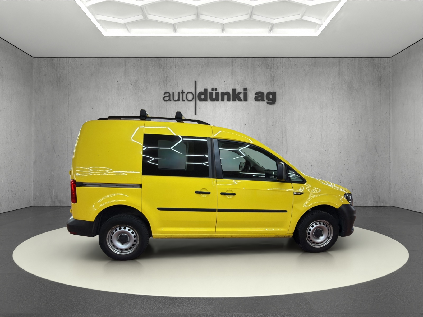 VW Caddy 2.0TDI 4Motion BlueMotion Technology-image-5