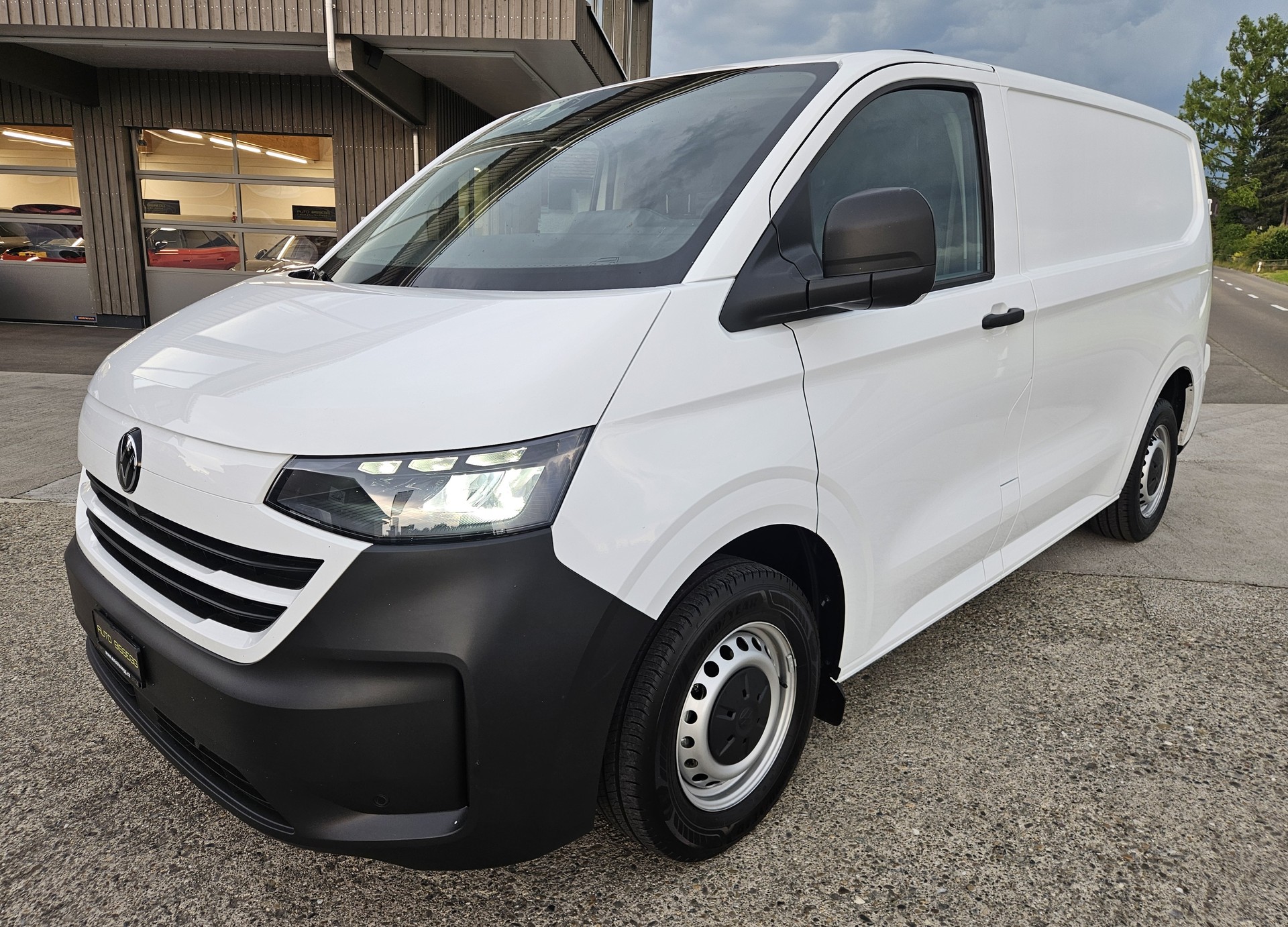 VW e-Transporter mit 286 PS und 5 Jahren Werksgarantie-image-2