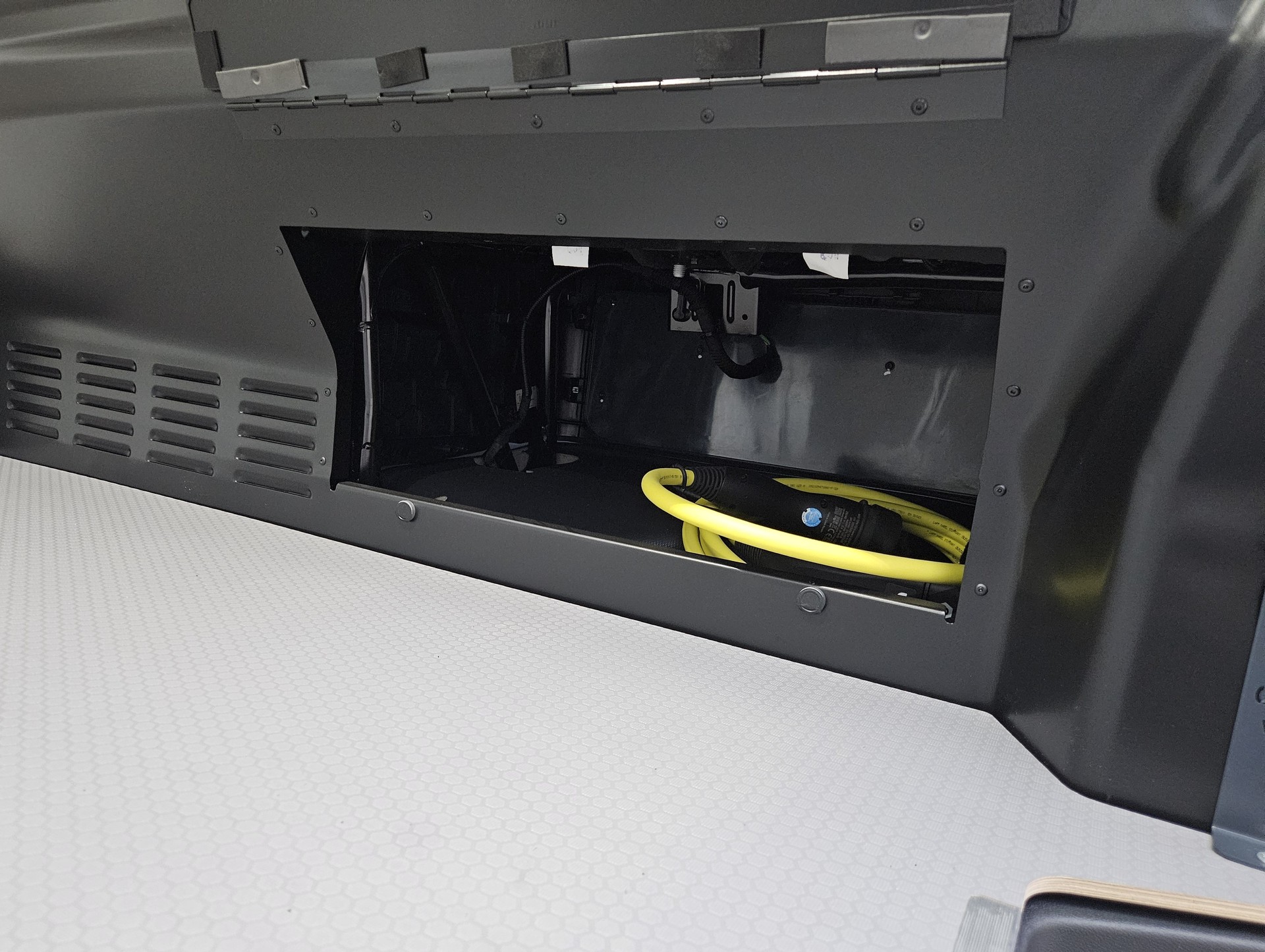 VW e-Transporter mit 286 PS und 5 Jahren Werksgarantie-image-13
