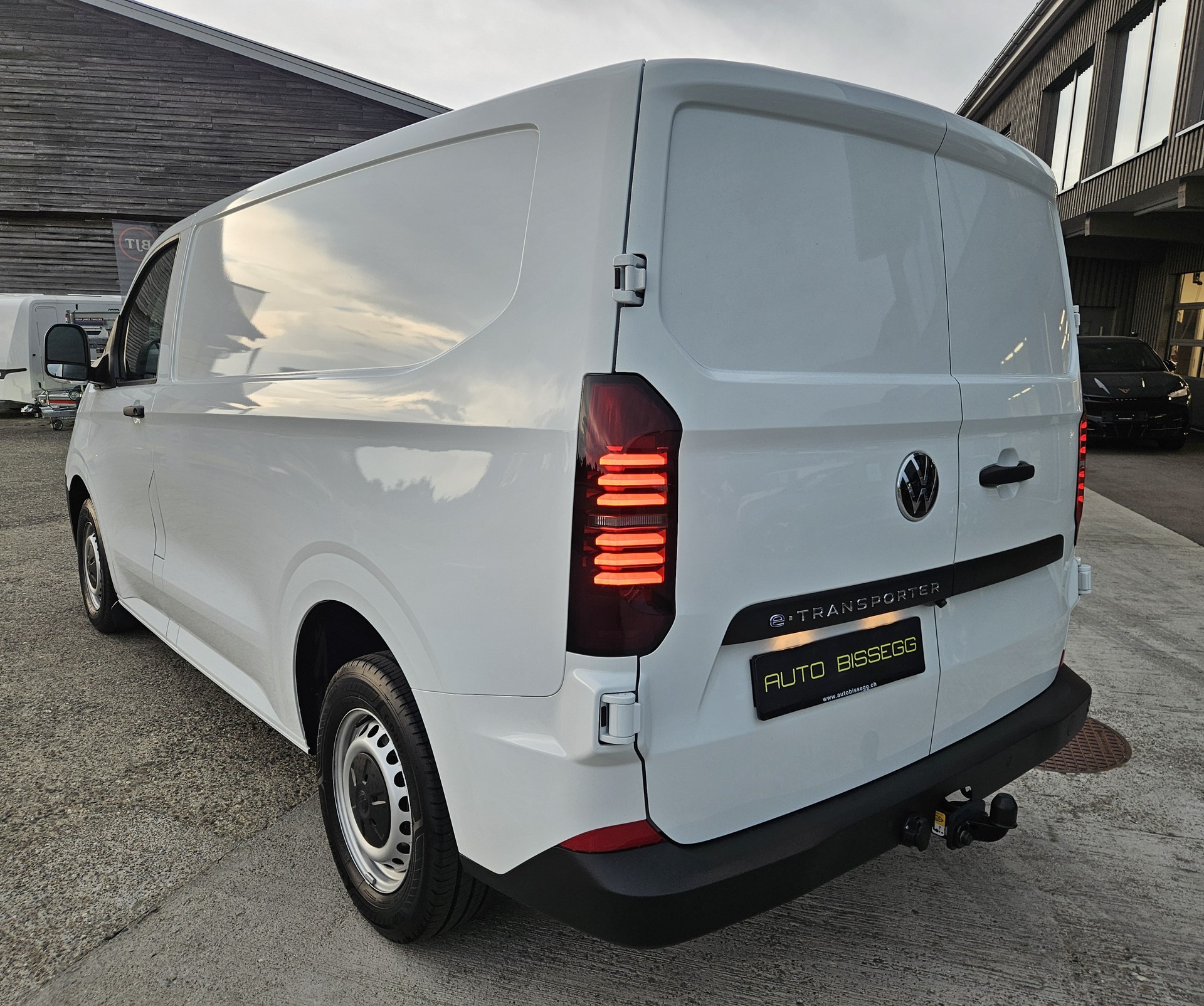 VW e-Transporter mit 286 PS und 5 Jahren Werksgarantie-image-4