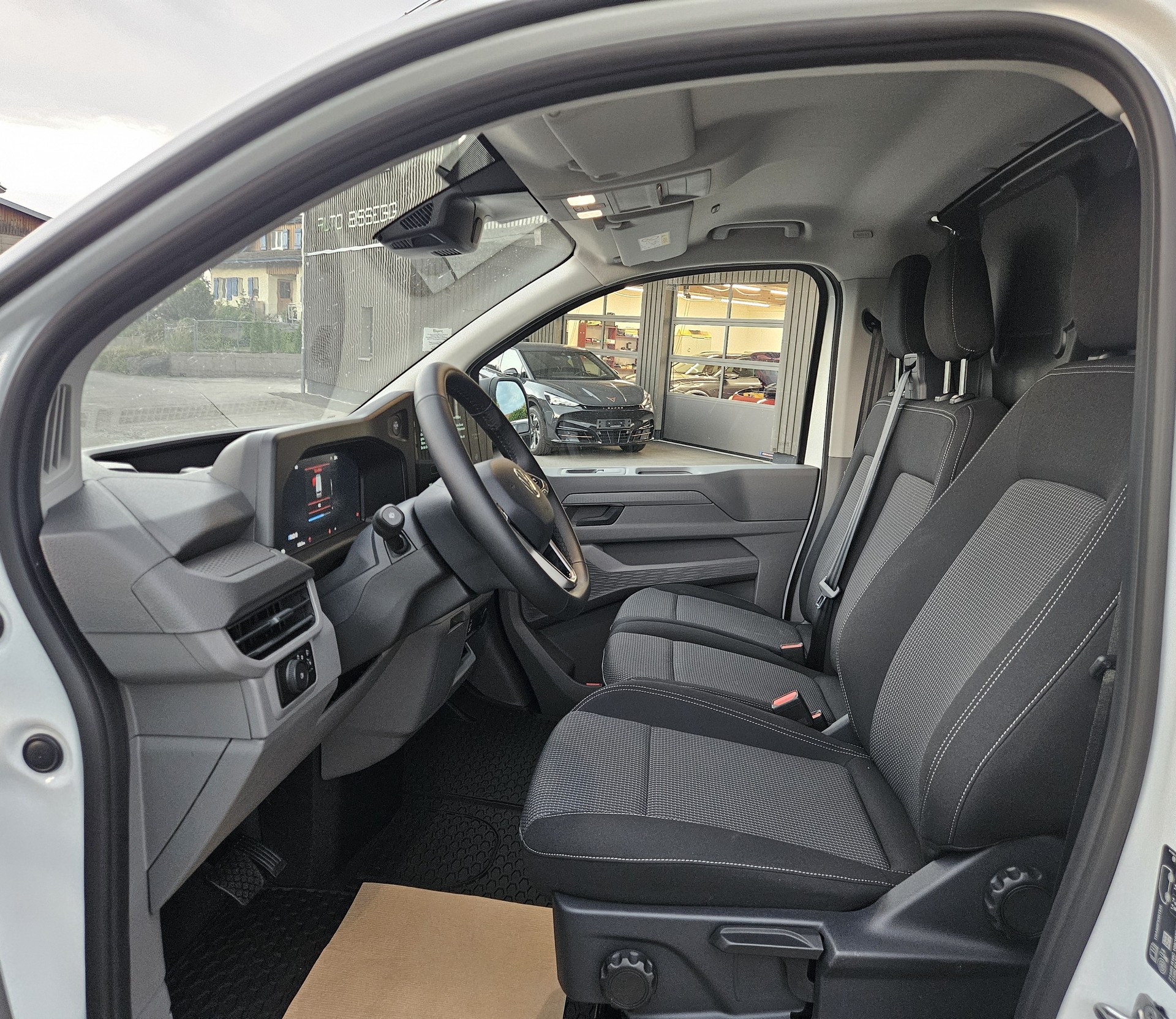 VW e-Transporter mit 286 PS und 5 Jahren Werksgarantie-image-15