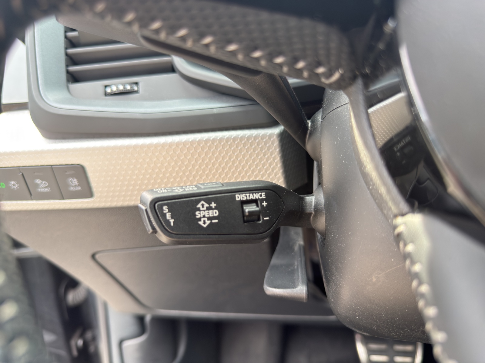 AUDI A1 Sportback 35 TFSI S Line S-tronic-image-14