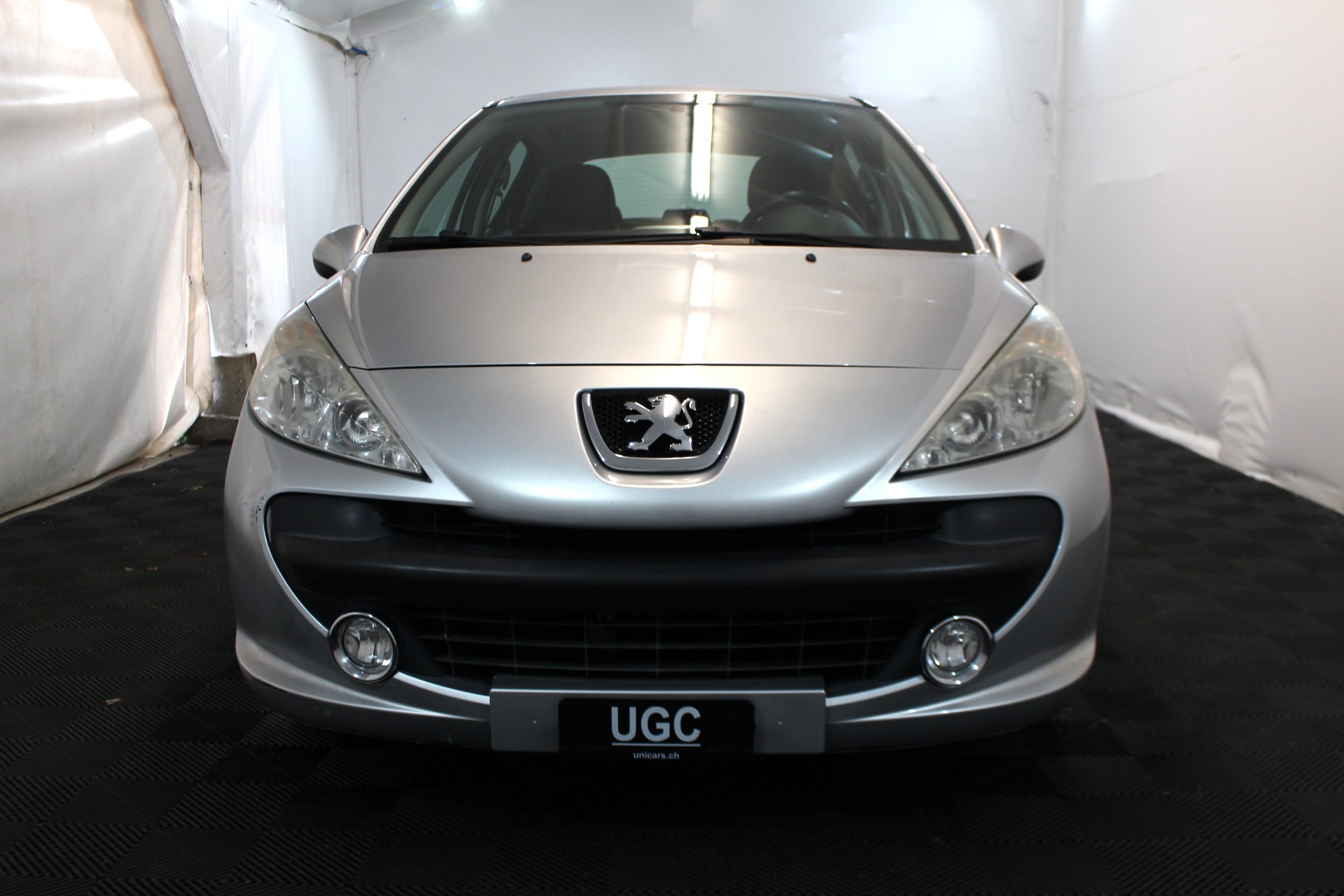 PEUGEOT 207 1.4 16V 95 Trendy-showroom-element-1