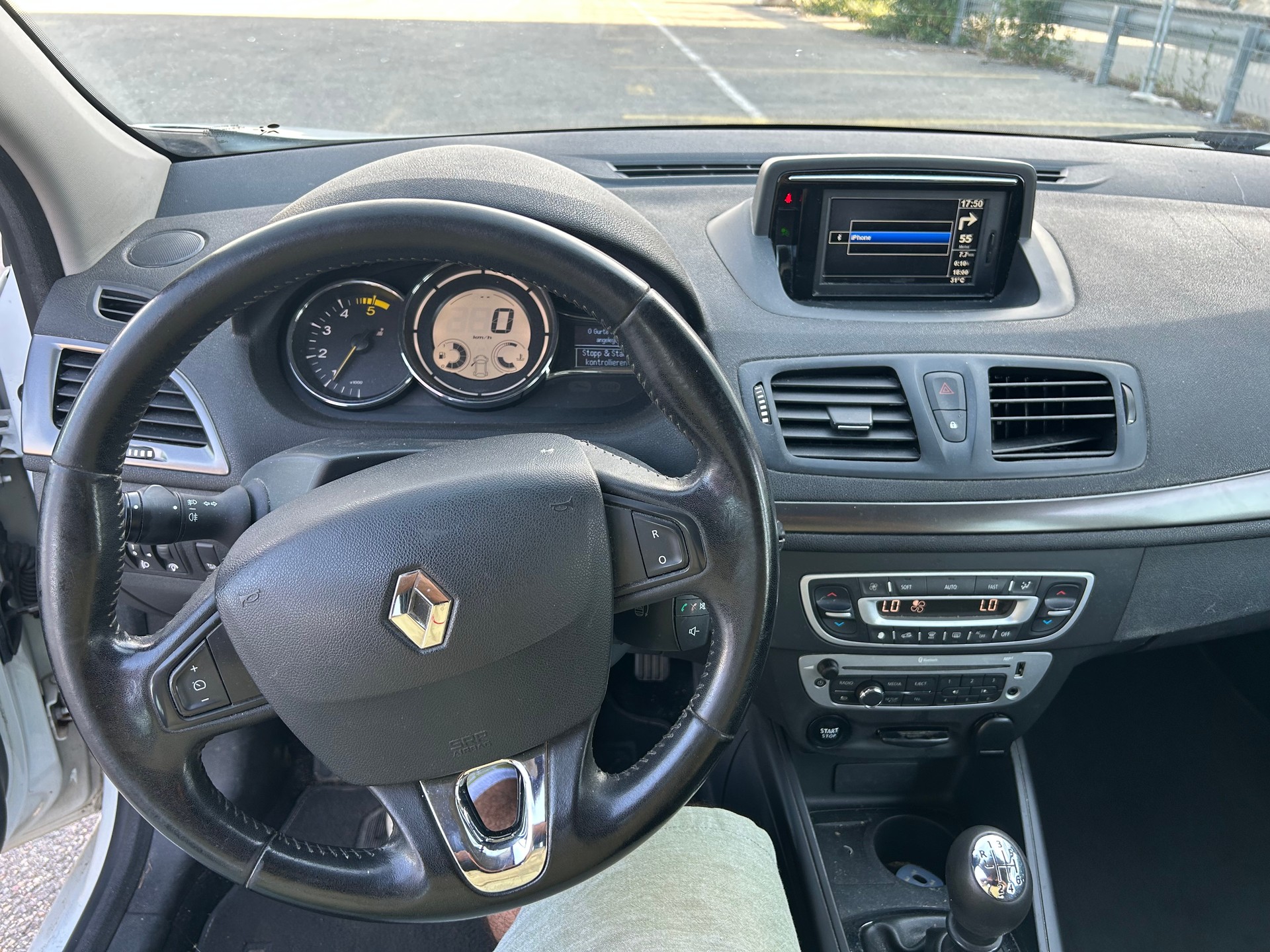 RENAULT Mégane Grandtour 1.5 dCi Bose-image-8