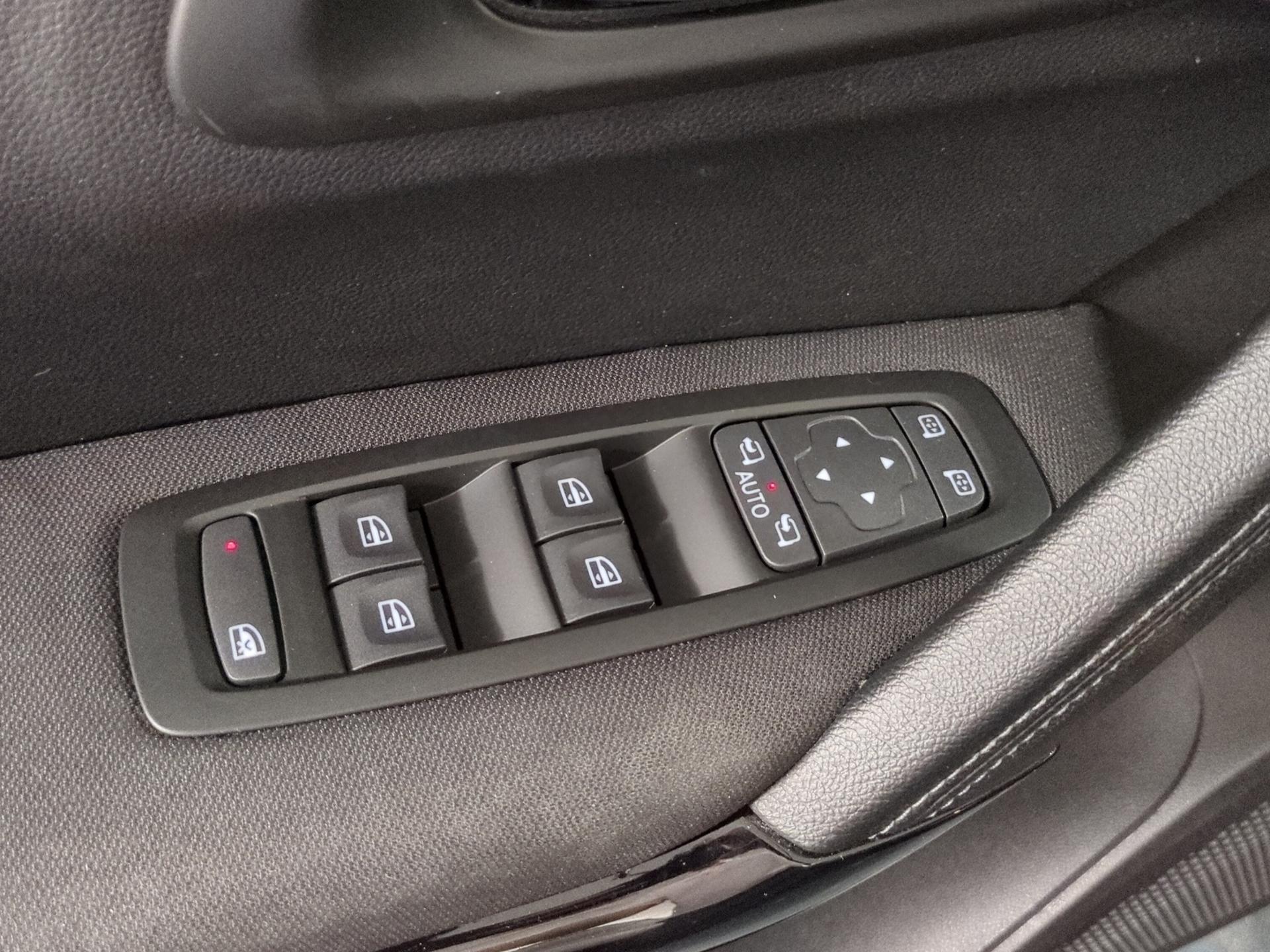 RENAULT Kadjar 1.3 16V Turbo Business EDC-image-18