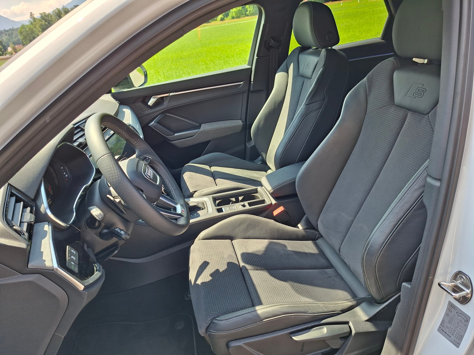 AUDI Q3 Sportback 40 TFSI S line quattro S-tronic *CH-Fahrzeug mit Garantie+ASSP*-image-7