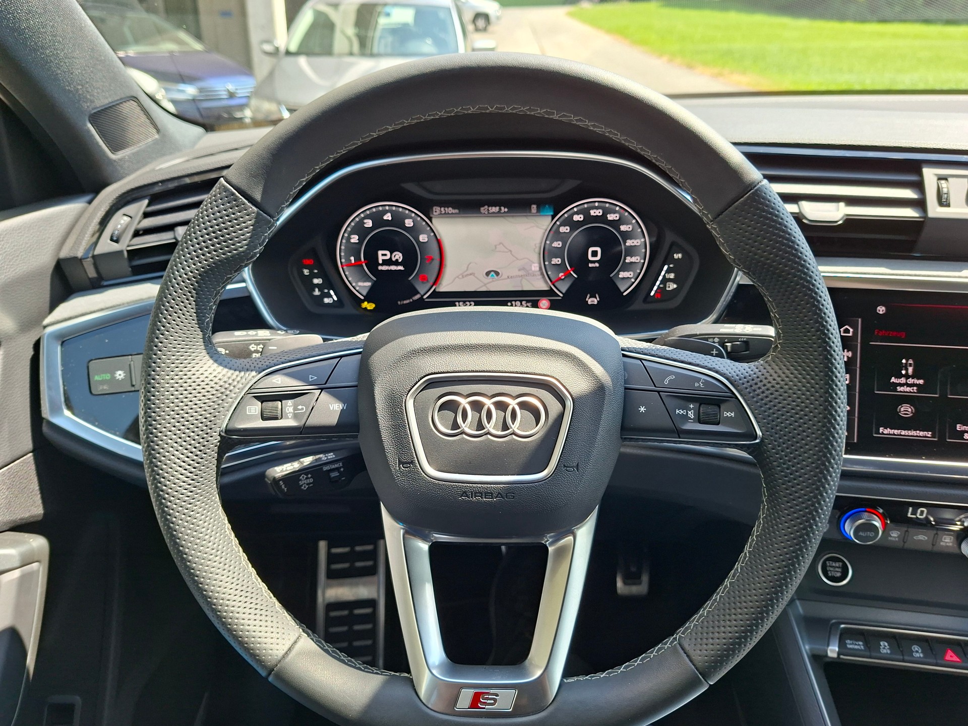 AUDI Q3 Sportback 40 TFSI S line quattro S-tronic *CH-Fahrzeug mit Garantie+ASSP*-image-9
