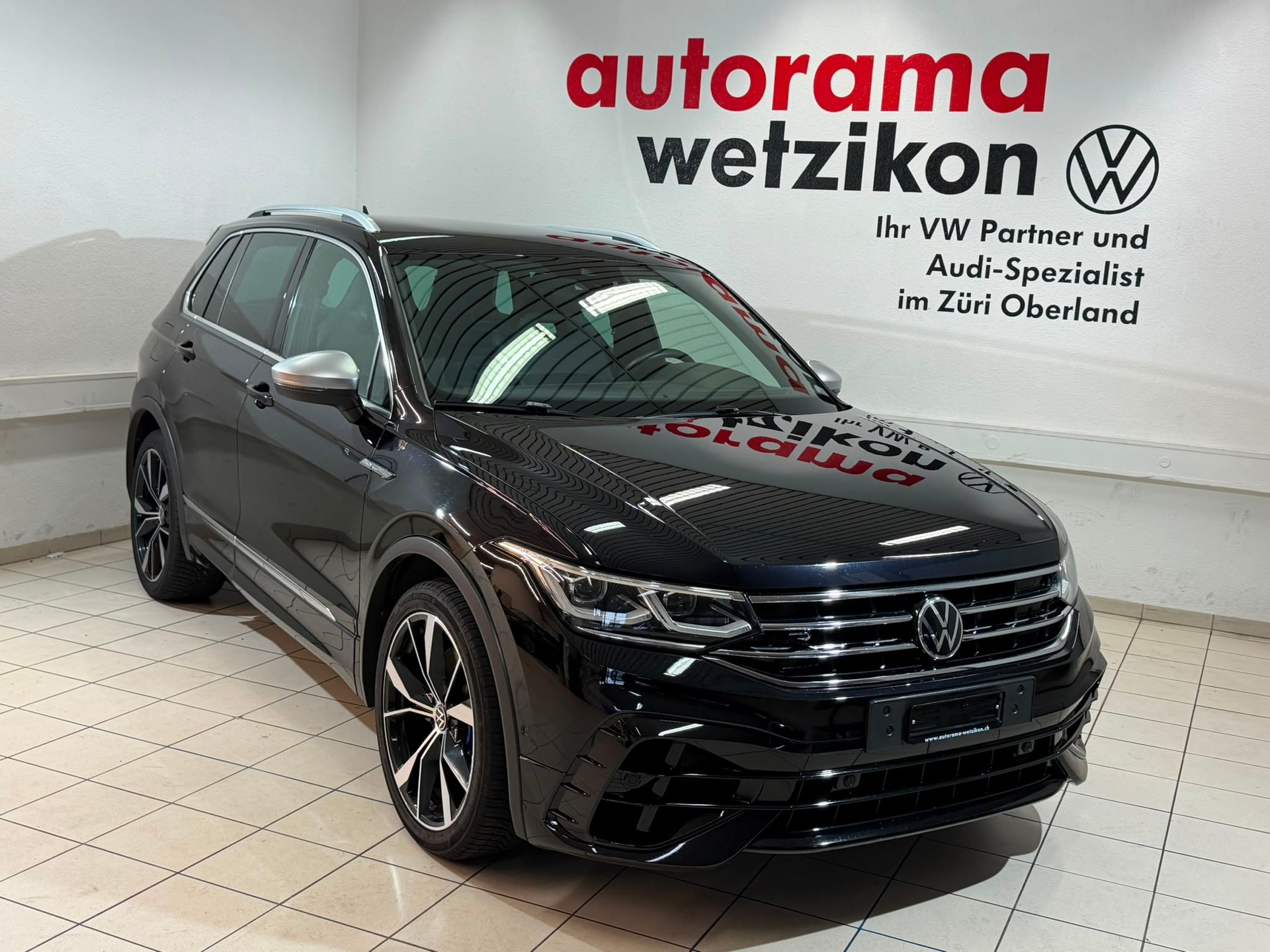 VW Tiguan 2.0TSI R 4Motion DSG-image-1
