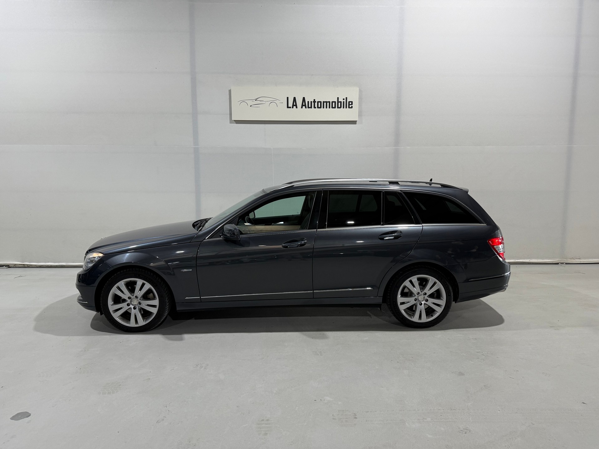 MERCEDES-BENZ C 220 CDI BlueEfficiency Avantgarde Automatic-image-2