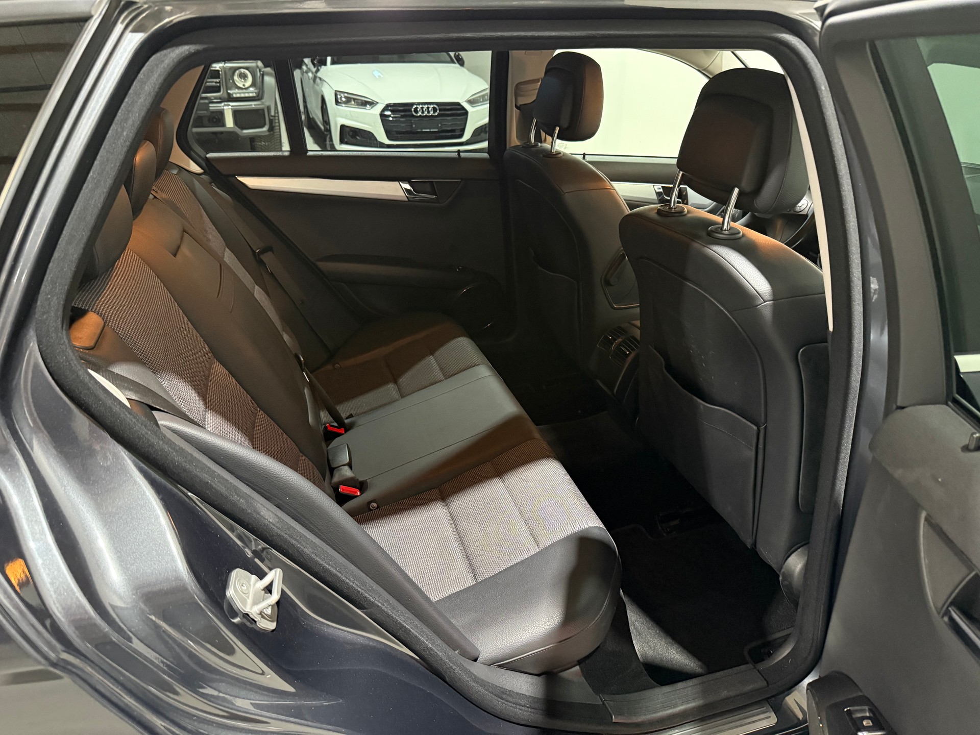 MERCEDES-BENZ C 220 CDI BlueEfficiency Avantgarde Automatic-image-14