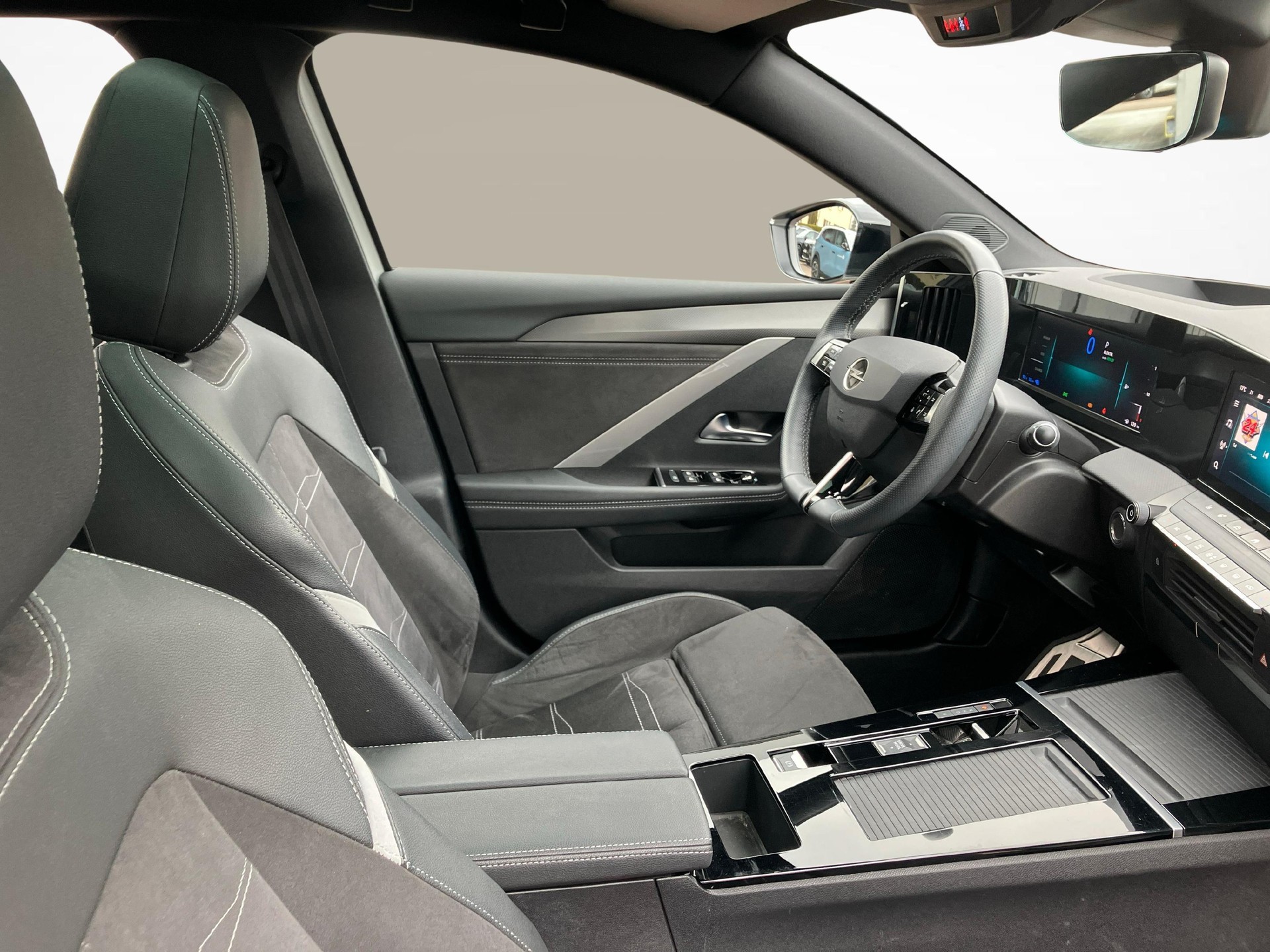 OPEL Astra 1.6 T PHEV 180 Swiss Premium-image-9