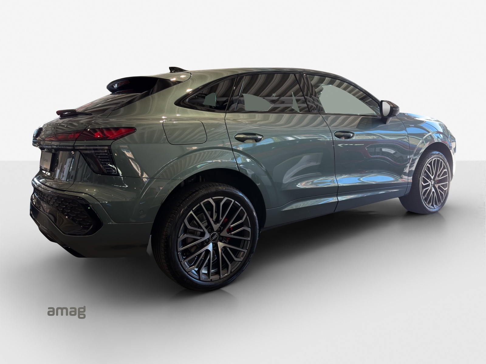 AUDI Q3 Sportback e-hybrid 200 kW S tronig-image-4