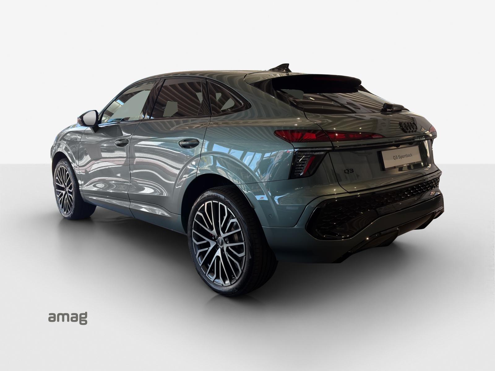 AUDI Q3 Sportback e-hybrid 200 kW S tronig-showroom-element-2