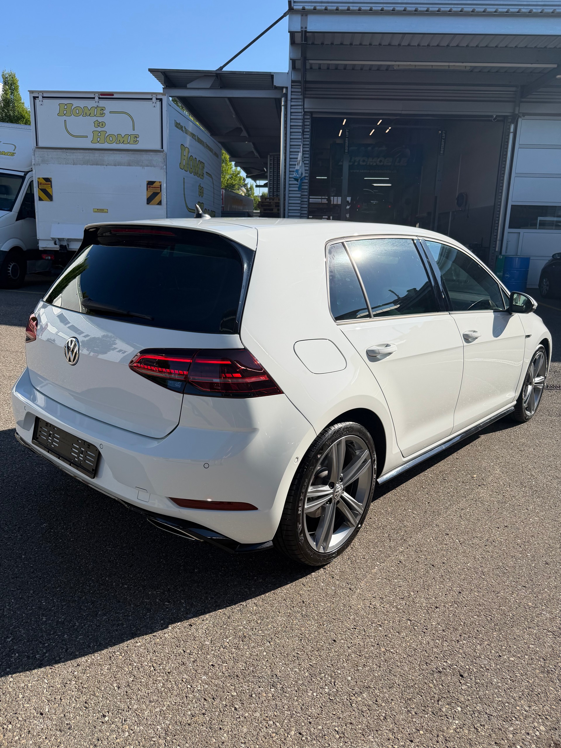 VW Golf 1.5 TSI DSG R-Line-image-3