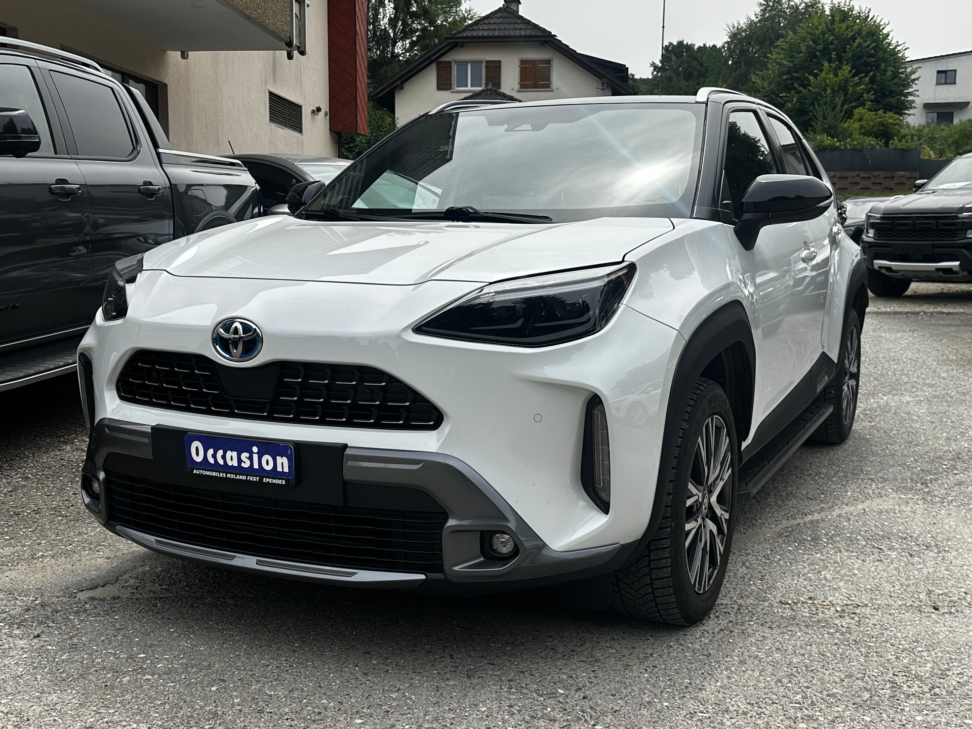 TOYOTA Yaris Cross 1.5 Premiere Edition e-CVT AWDi-image-1