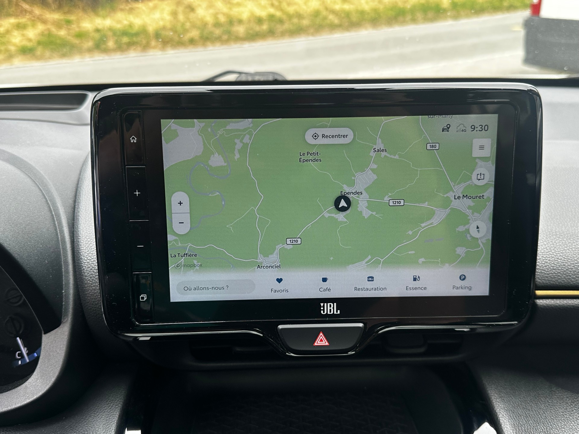 TOYOTA Yaris Cross 1.5 Premiere Edition e-CVT AWDi-image-9