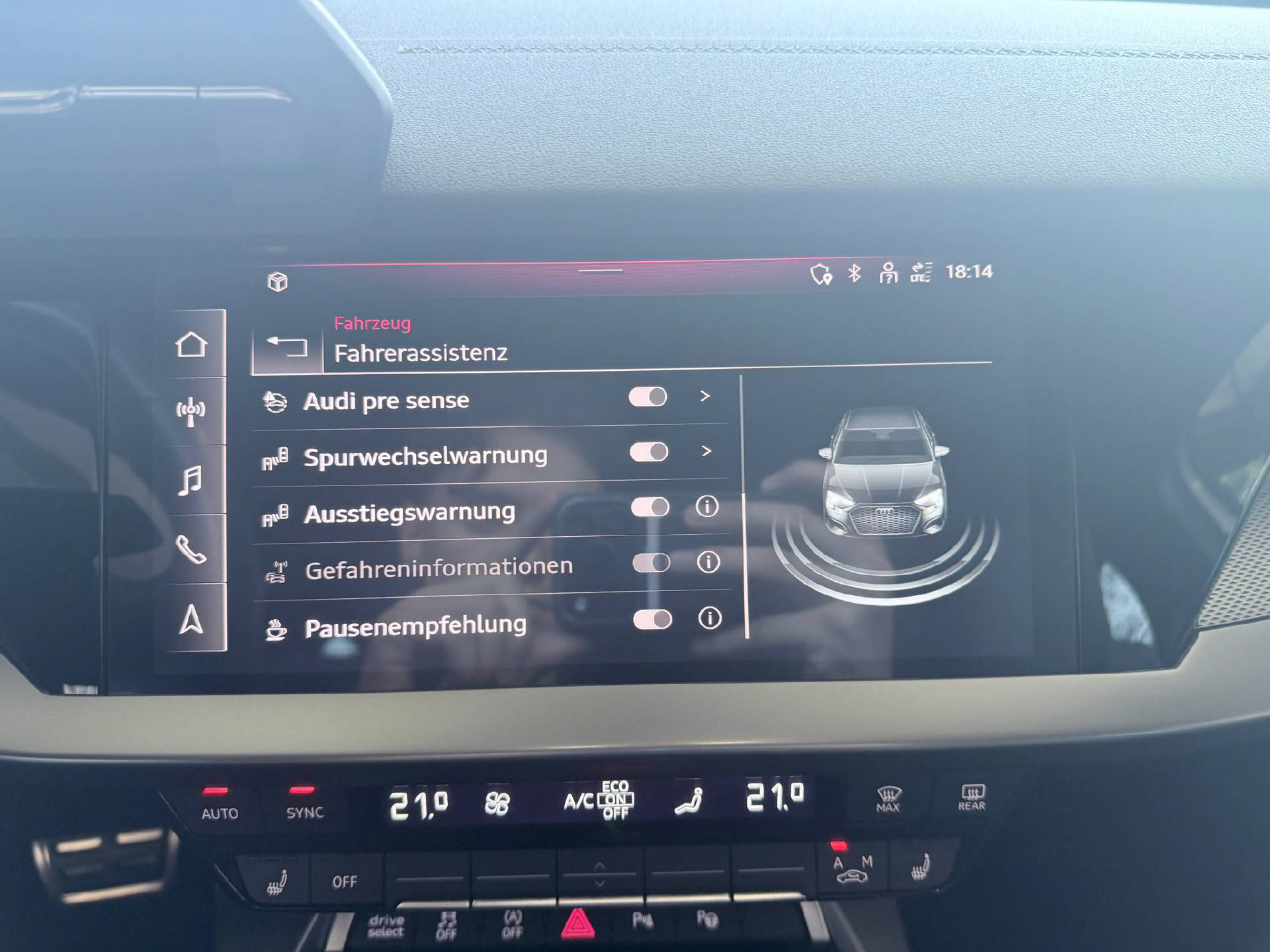 AUDI S3 Limousine 2.0 TFSI quattro S-Tronic-image-11