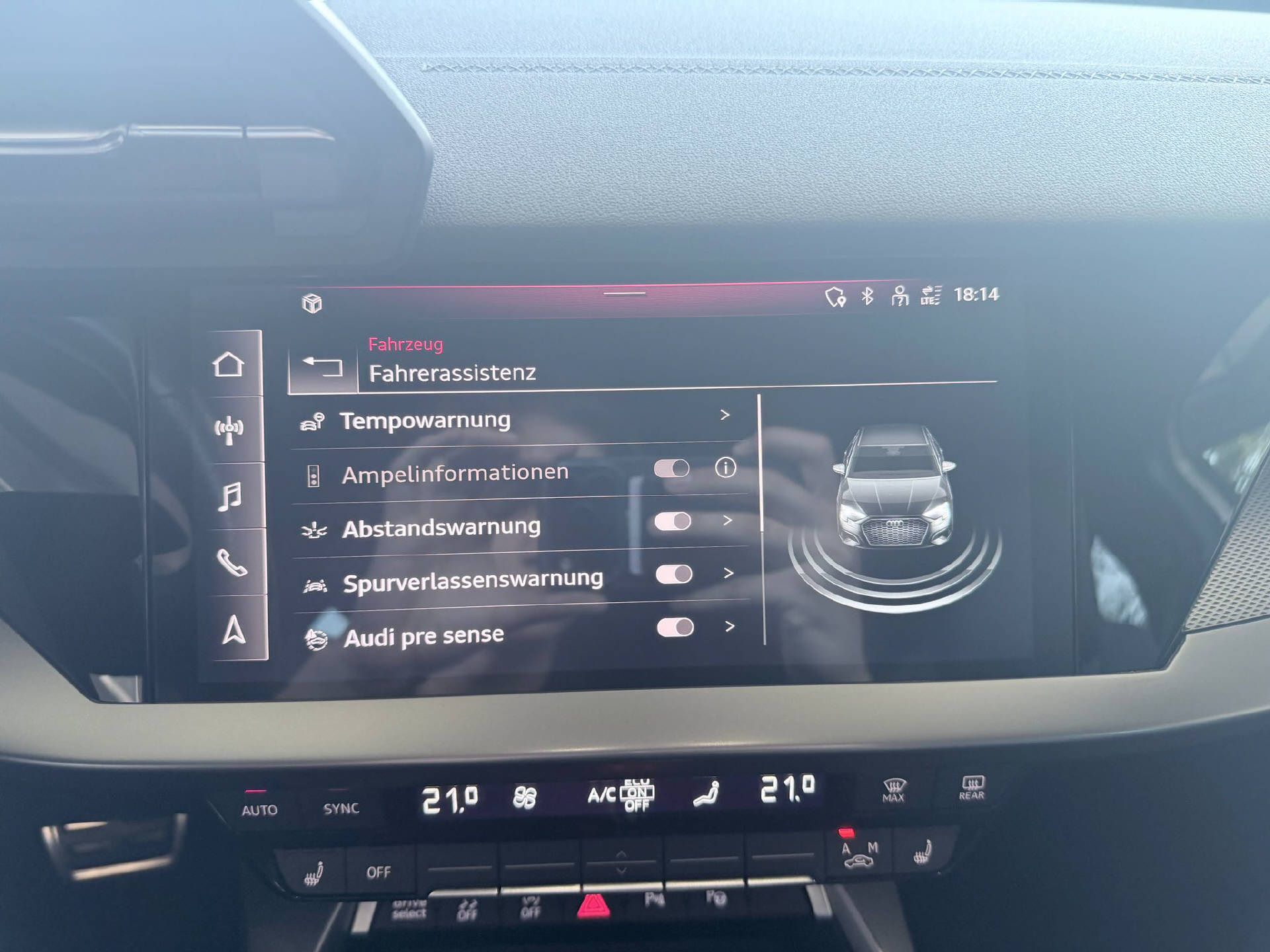 AUDI S3 Limousine 2.0 TFSI quattro S-Tronic-image-10