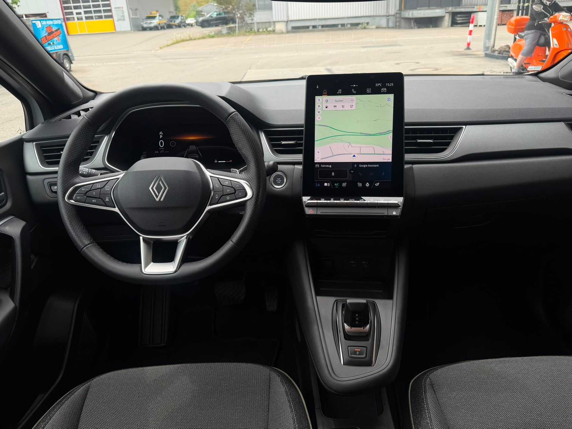 RENAULT Captur 1.3 TCe Techno EDC *Neustes Modell**Neuwertiger Zustand**Top Ausstattung**Renault Werksgarantie*-image-8