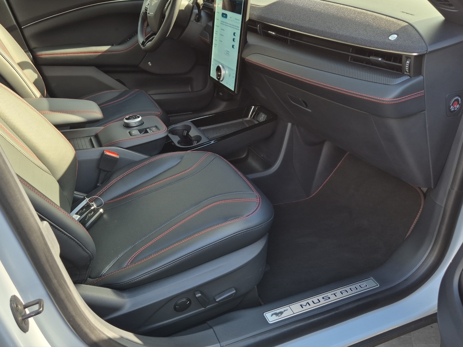 FORD Mustang MACH-E Premium AWD 88 kWh-image-16