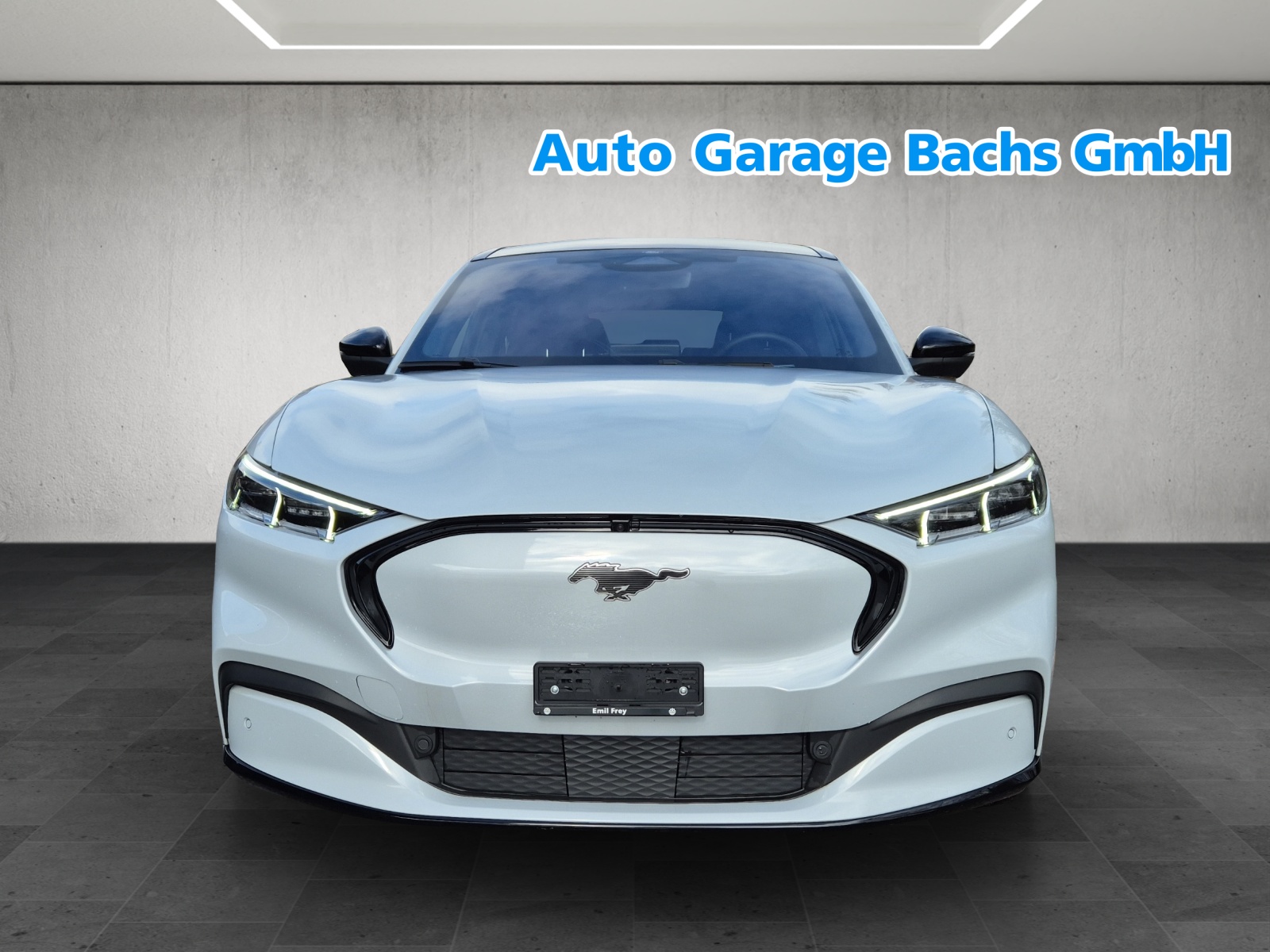 FORD Mustang MACH-E Premium AWD 88 kWh-showroom-element-1