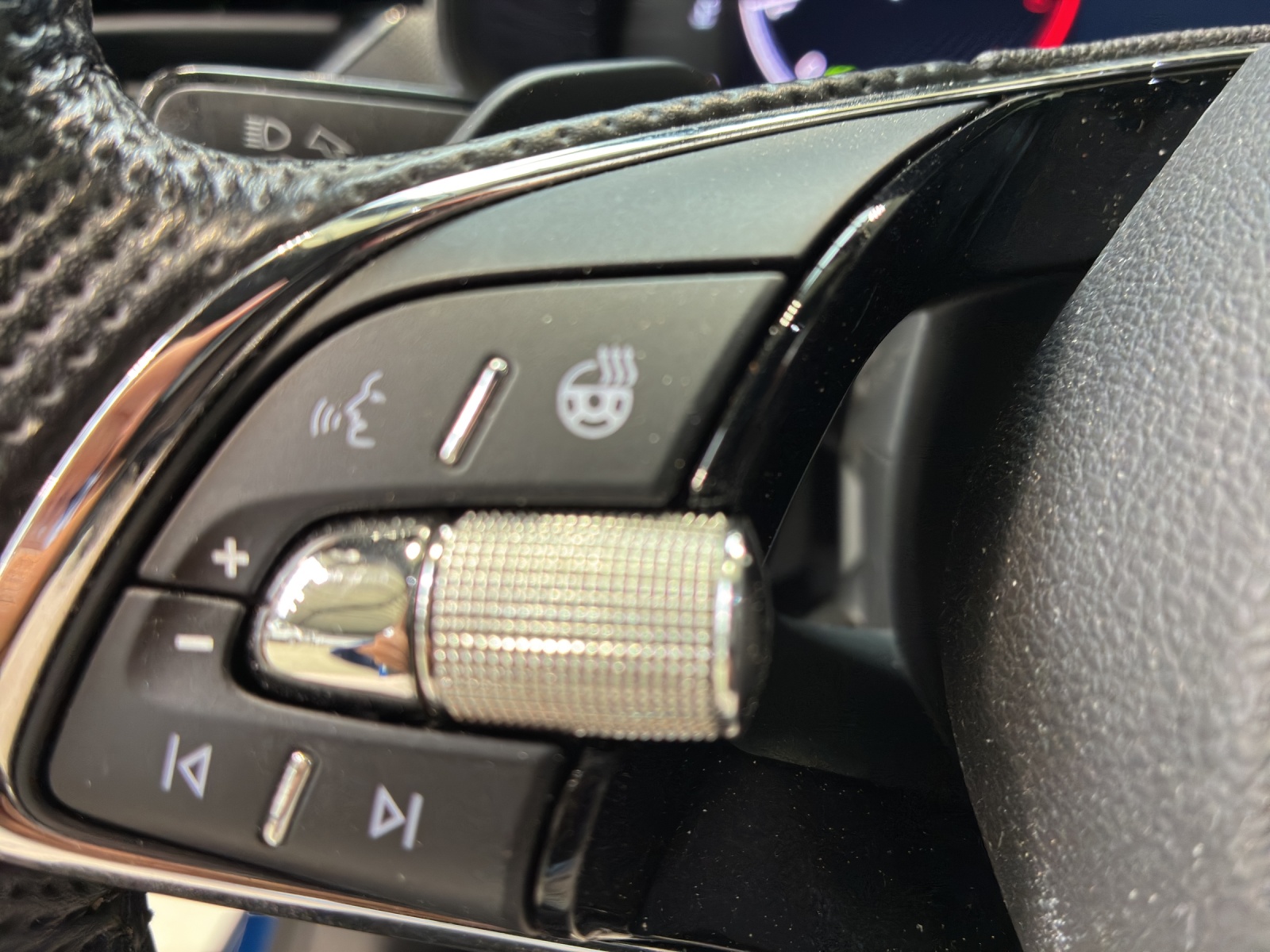 SKODA Kamiq 1.0 TSI Style DSG-image-13