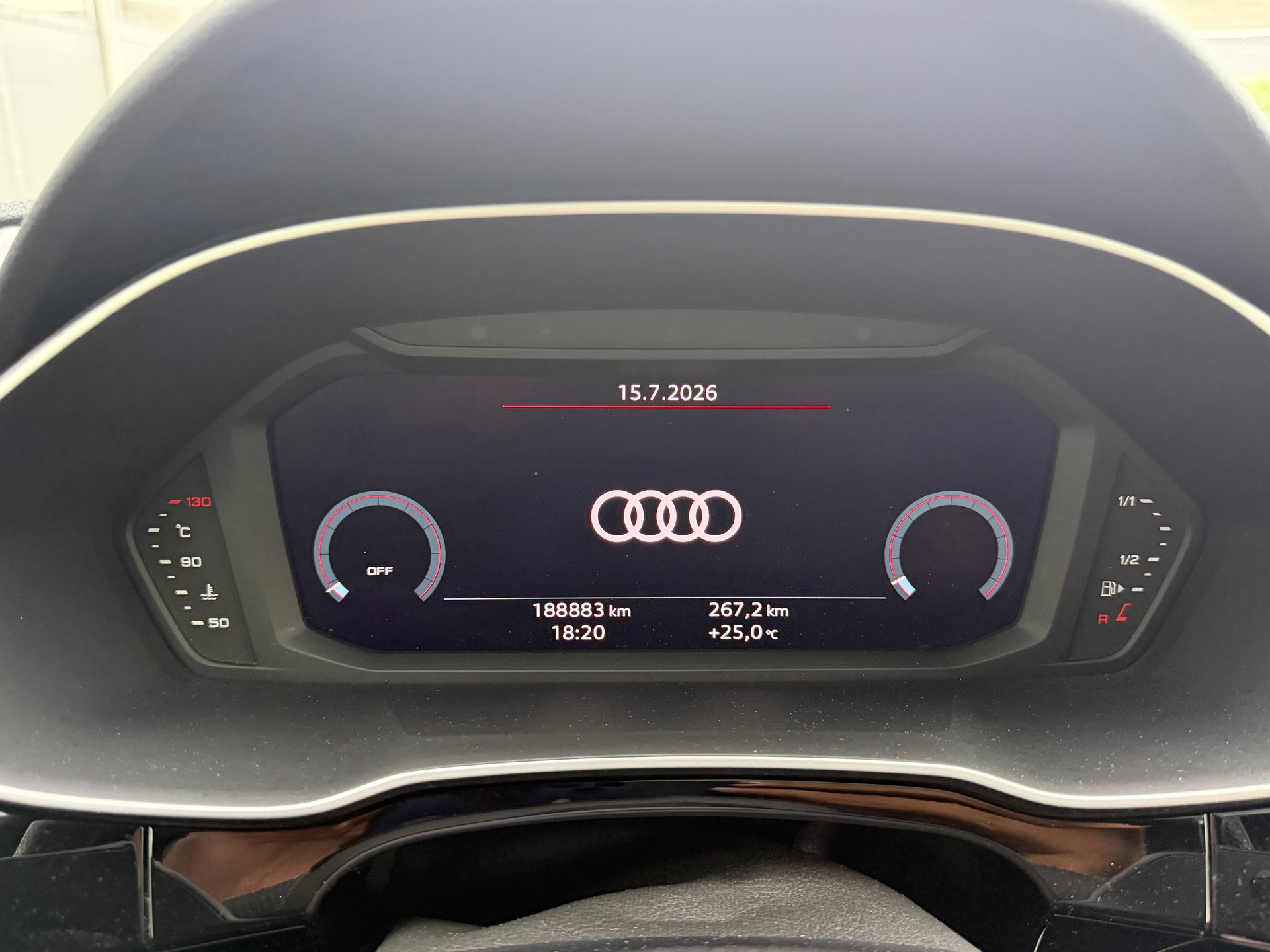 AUDI Q3 Sportback 40 TFSI S line quattro S-tronic-image-11