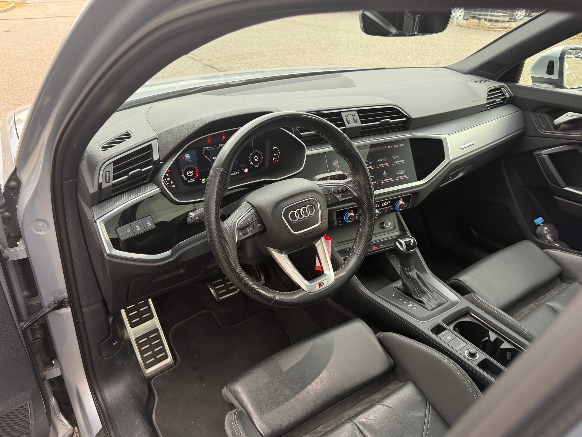 AUDI Q3 Sportback 40 TFSI S line quattro S-tronic-image-6