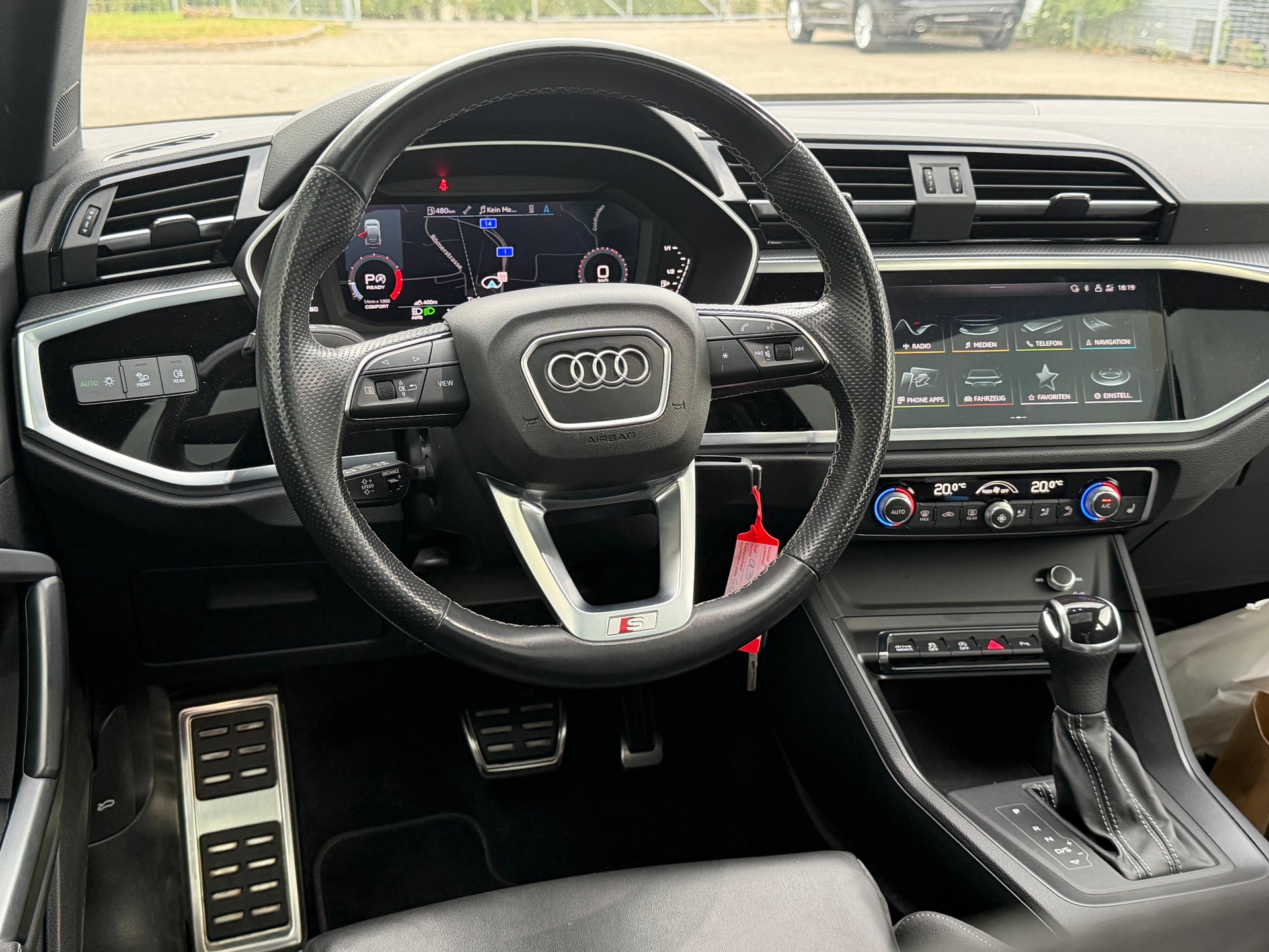 AUDI Q3 Sportback 40 TFSI S line quattro S-tronic-image-9