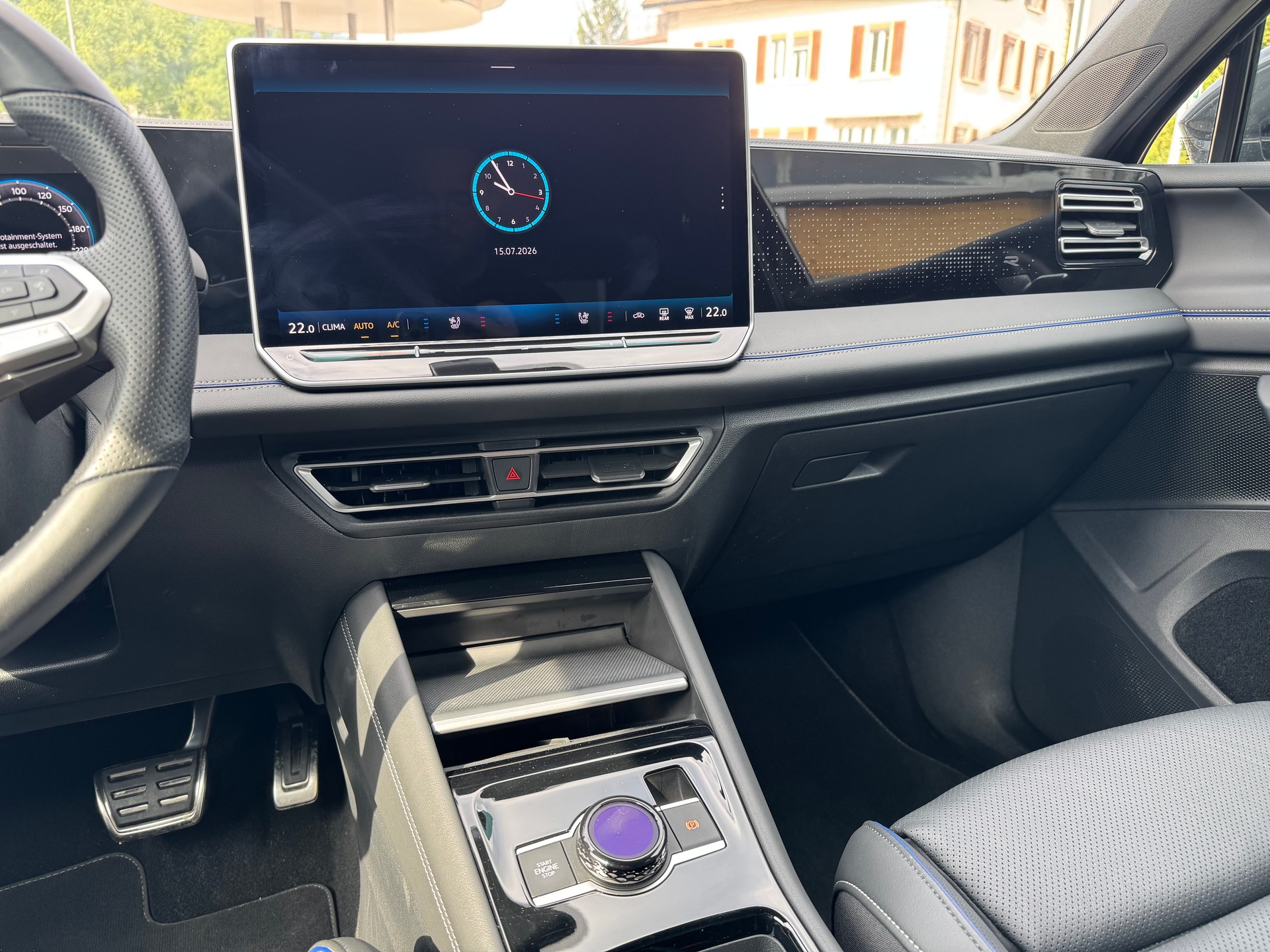 VW Tiguan 2.0 TDI SCR R-Line 4Motion DSG-image-14