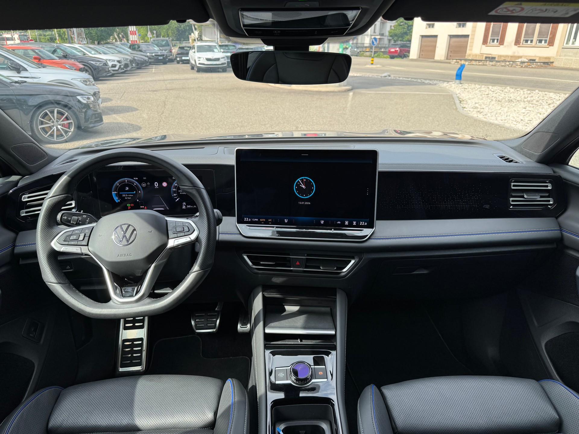 VW Tiguan 2.0 TDI SCR R-Line 4Motion DSG-image-13