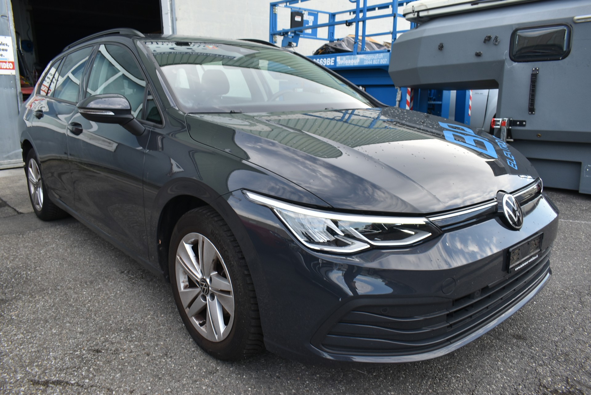 VW Golf Variant 1.5 TSI Life-image-5