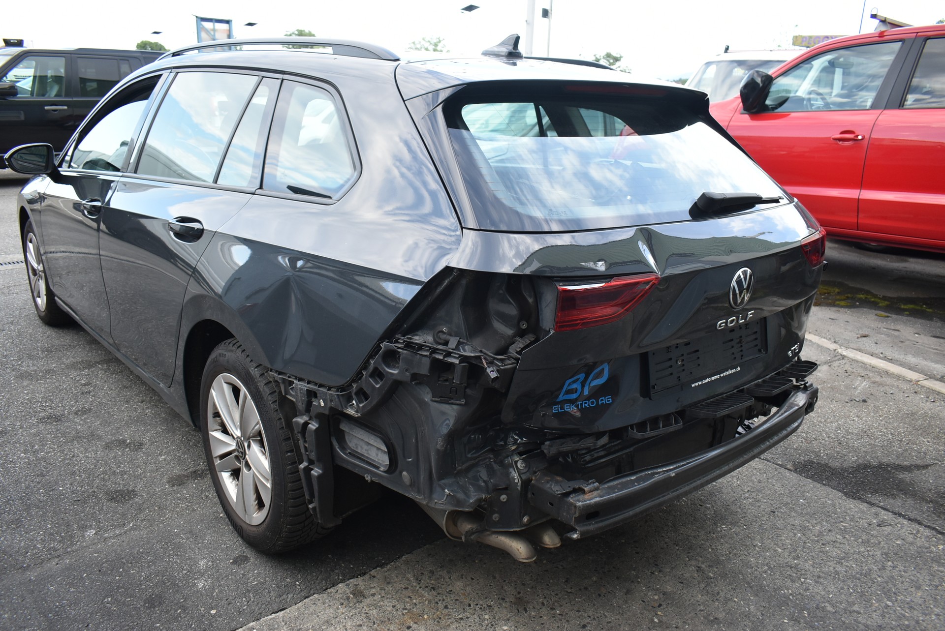 VW Golf Variant 1.5 TSI Life-image-8