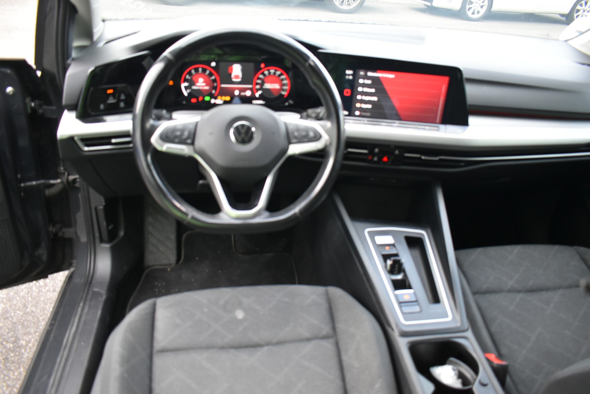 VW Golf Variant 1.5 TSI Life-image-2