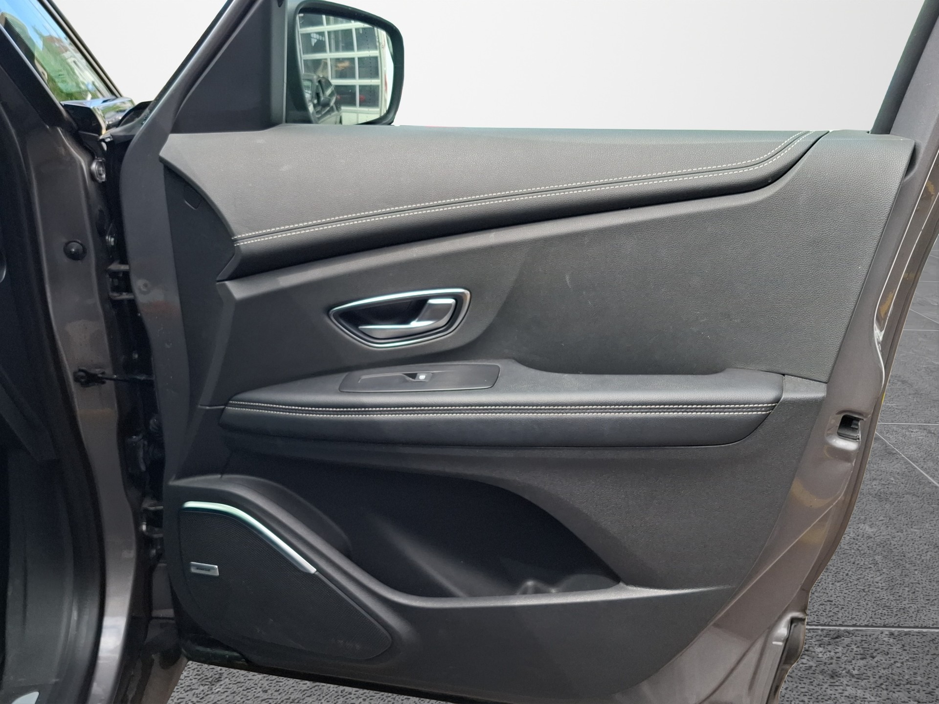 RENAULT Scénic 1.2 16V Turbo Bose-image-18
