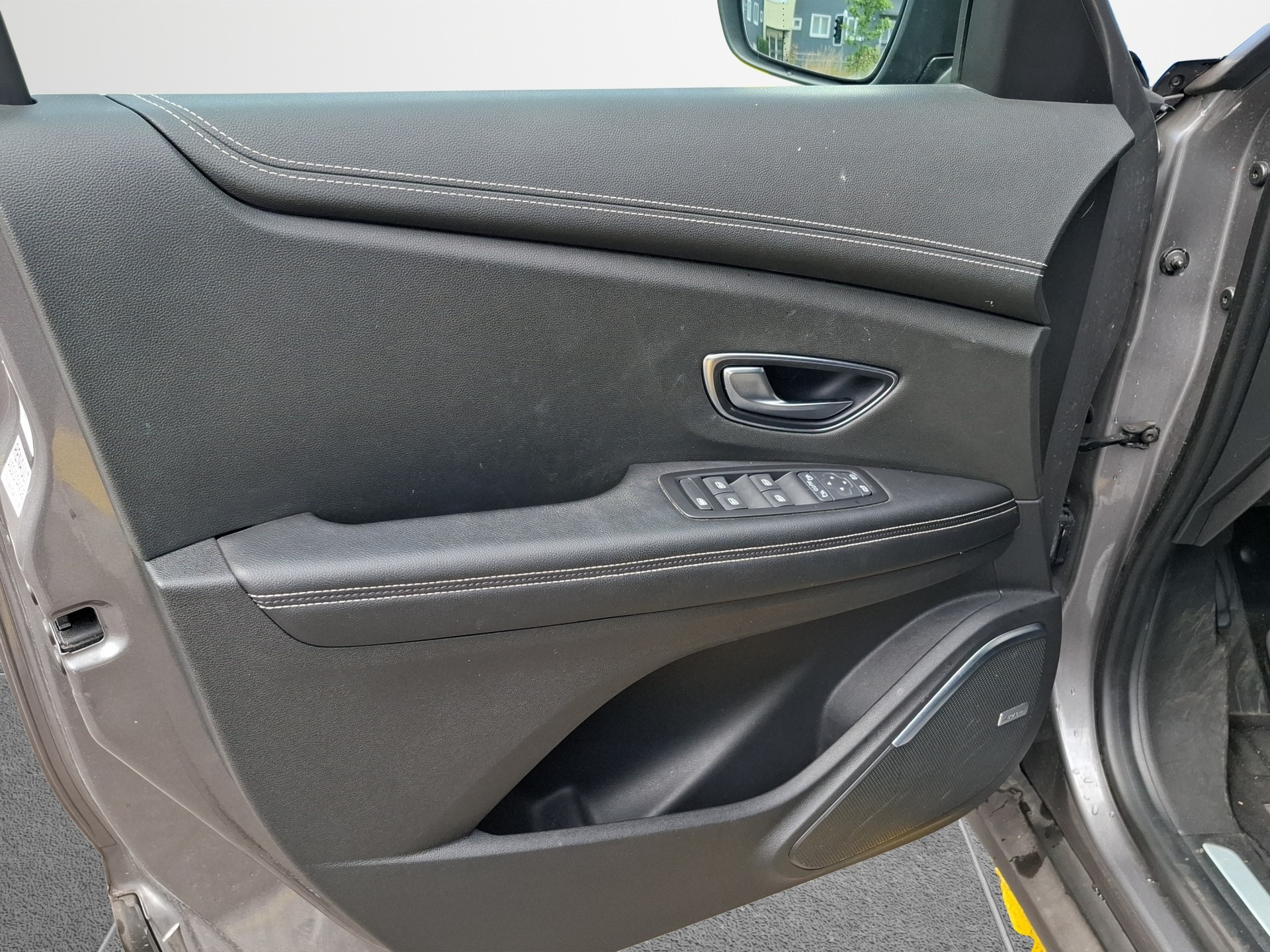 RENAULT Scénic 1.2 16V Turbo Bose-image-16